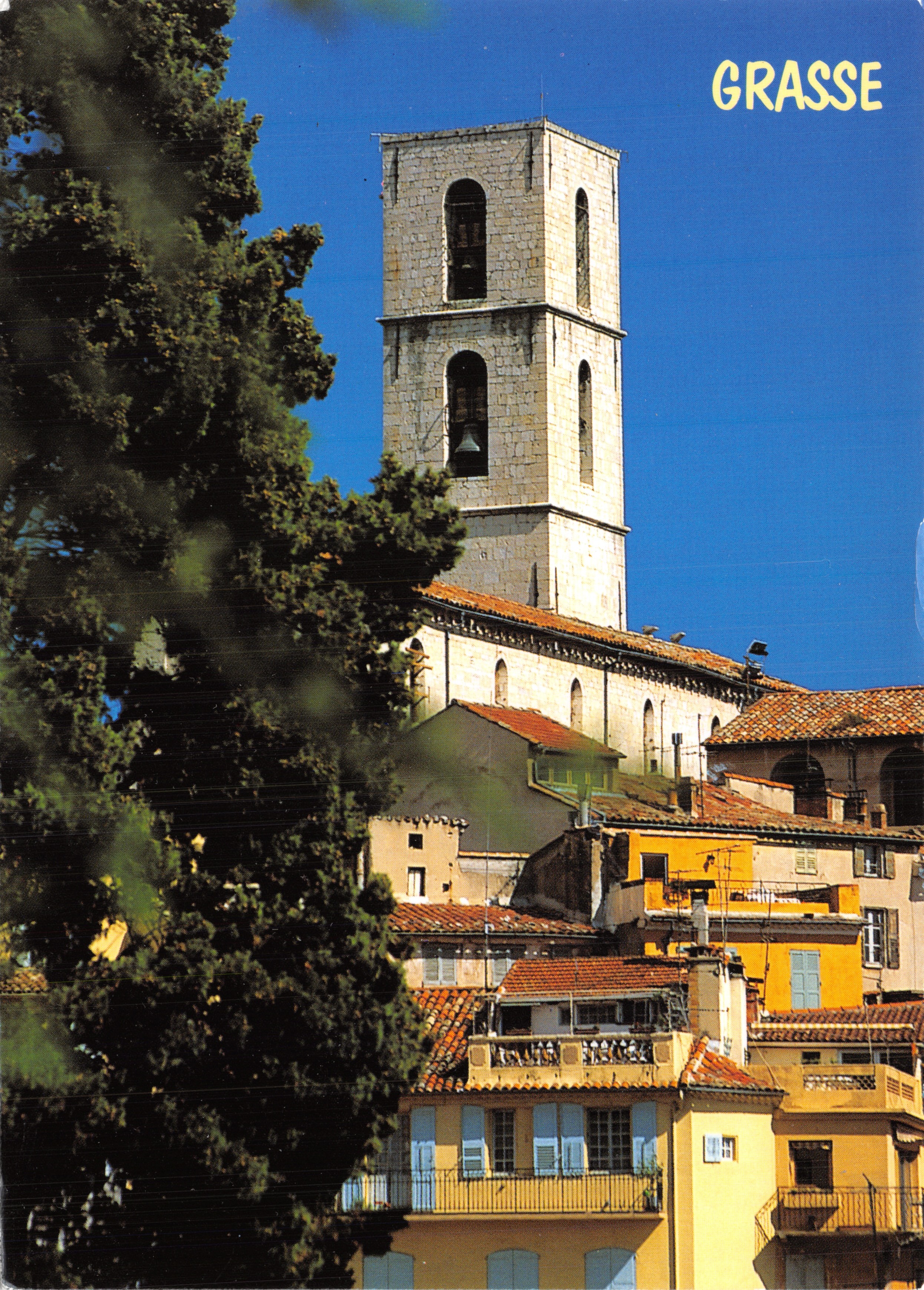 Grasse — église avec clocher — Photo TOY