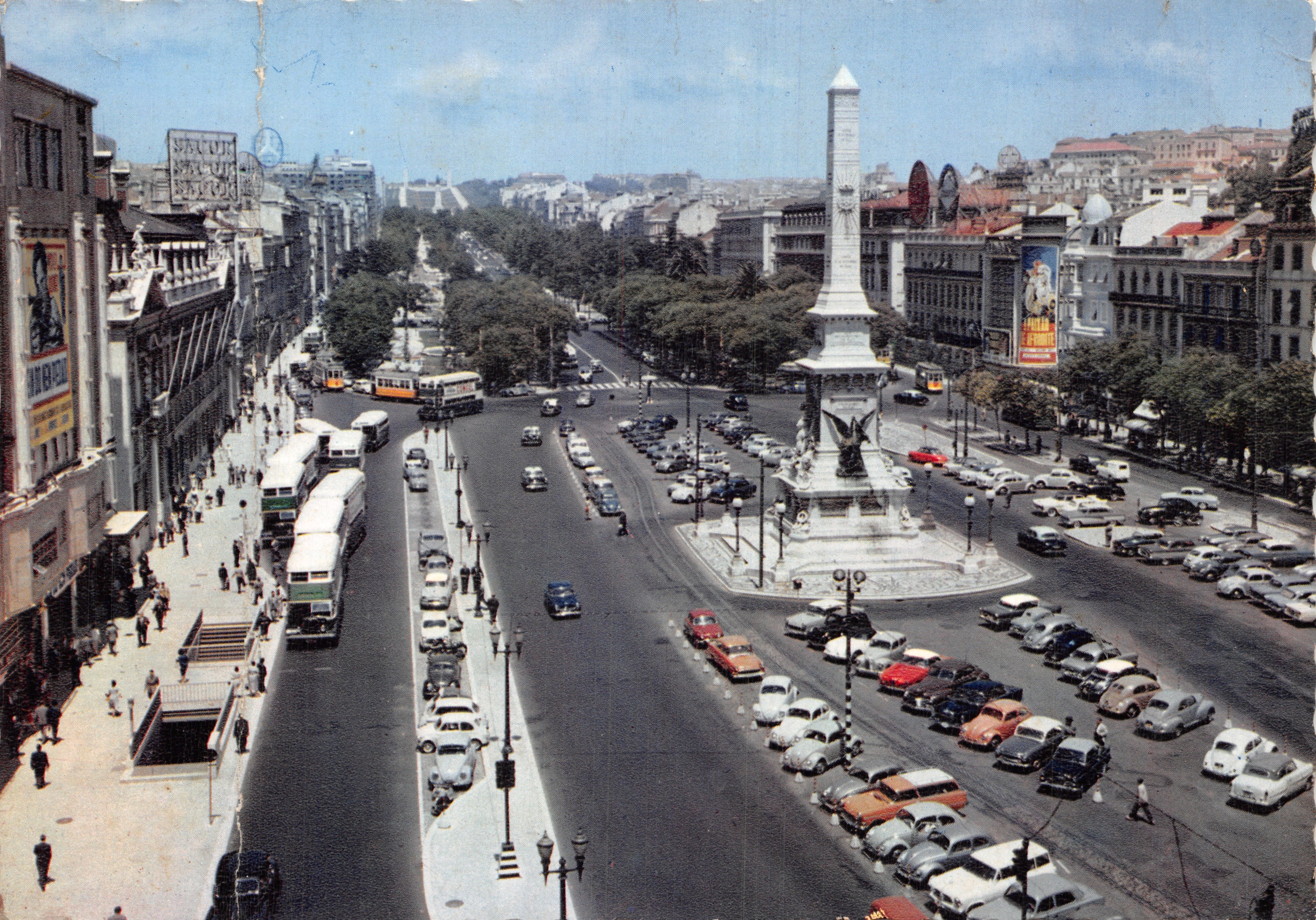 Place de la République — monument central — éditeur IMPRESSO IBEREX