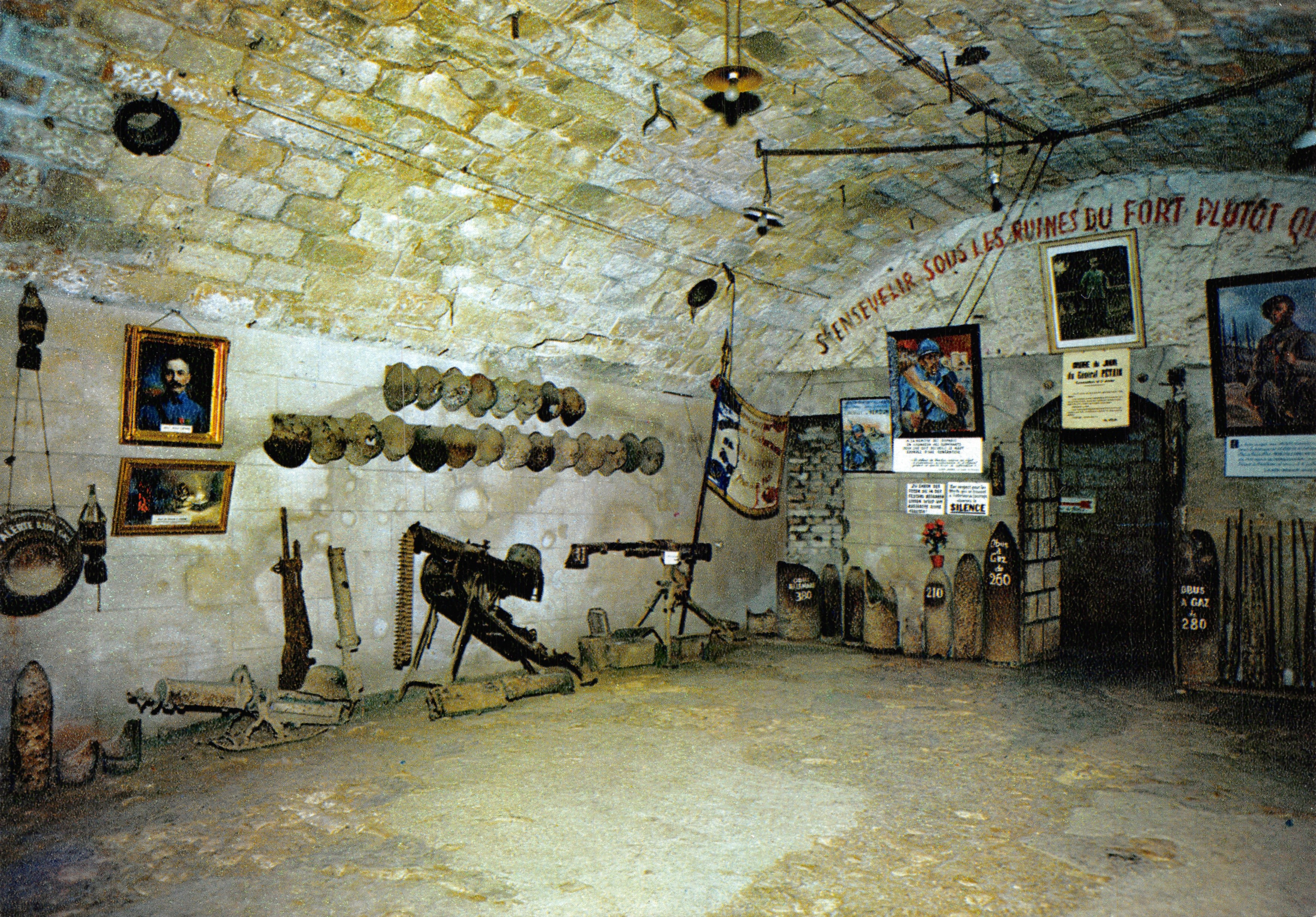 Sous les ruines du Fort Pétain — Musée du Fort Douaumont — Éditions du Fort de Douaumont n°4