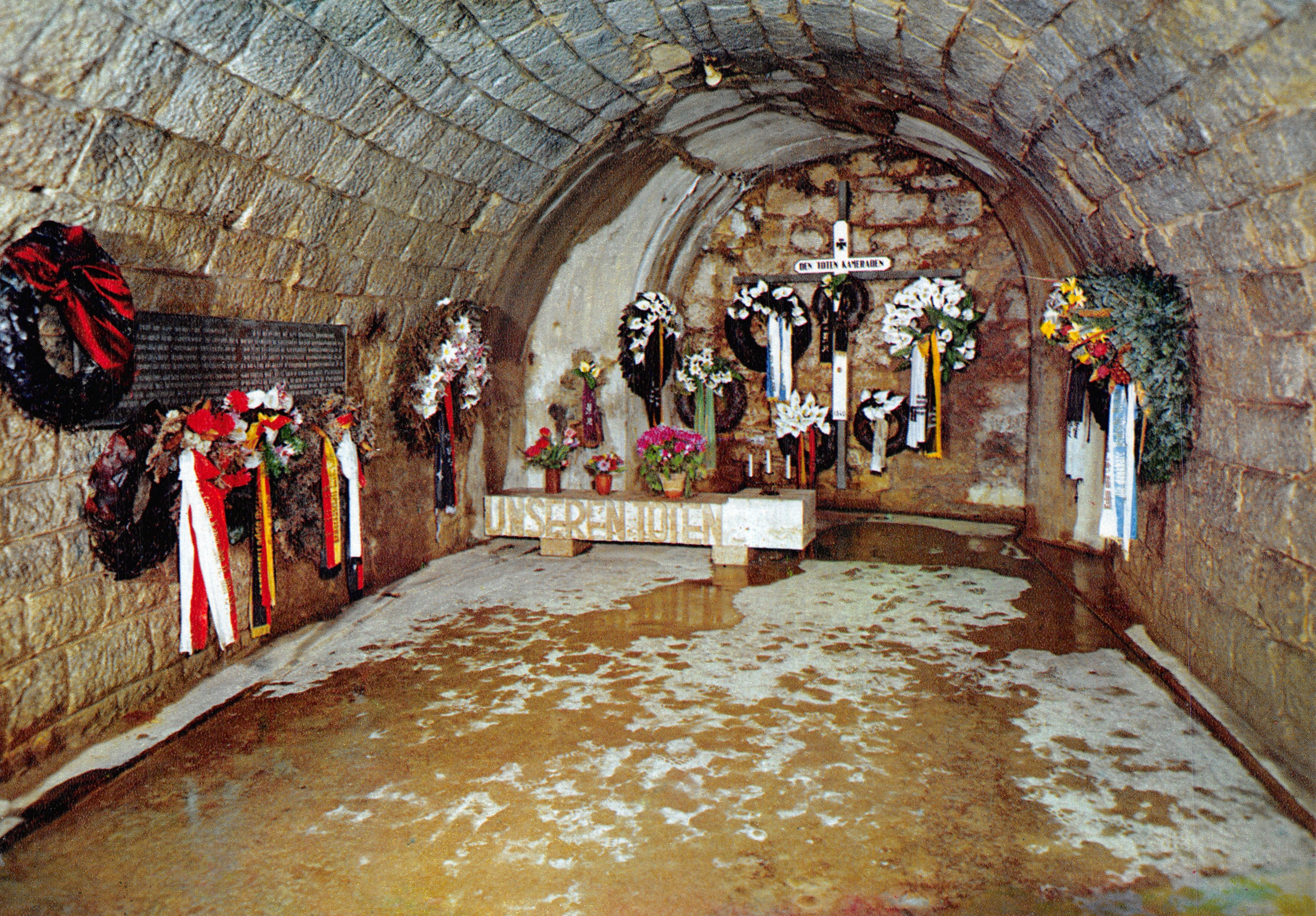Tunnel commemorativo — Deposito di soldati tedeschi — Editions du Fort de Douaumont