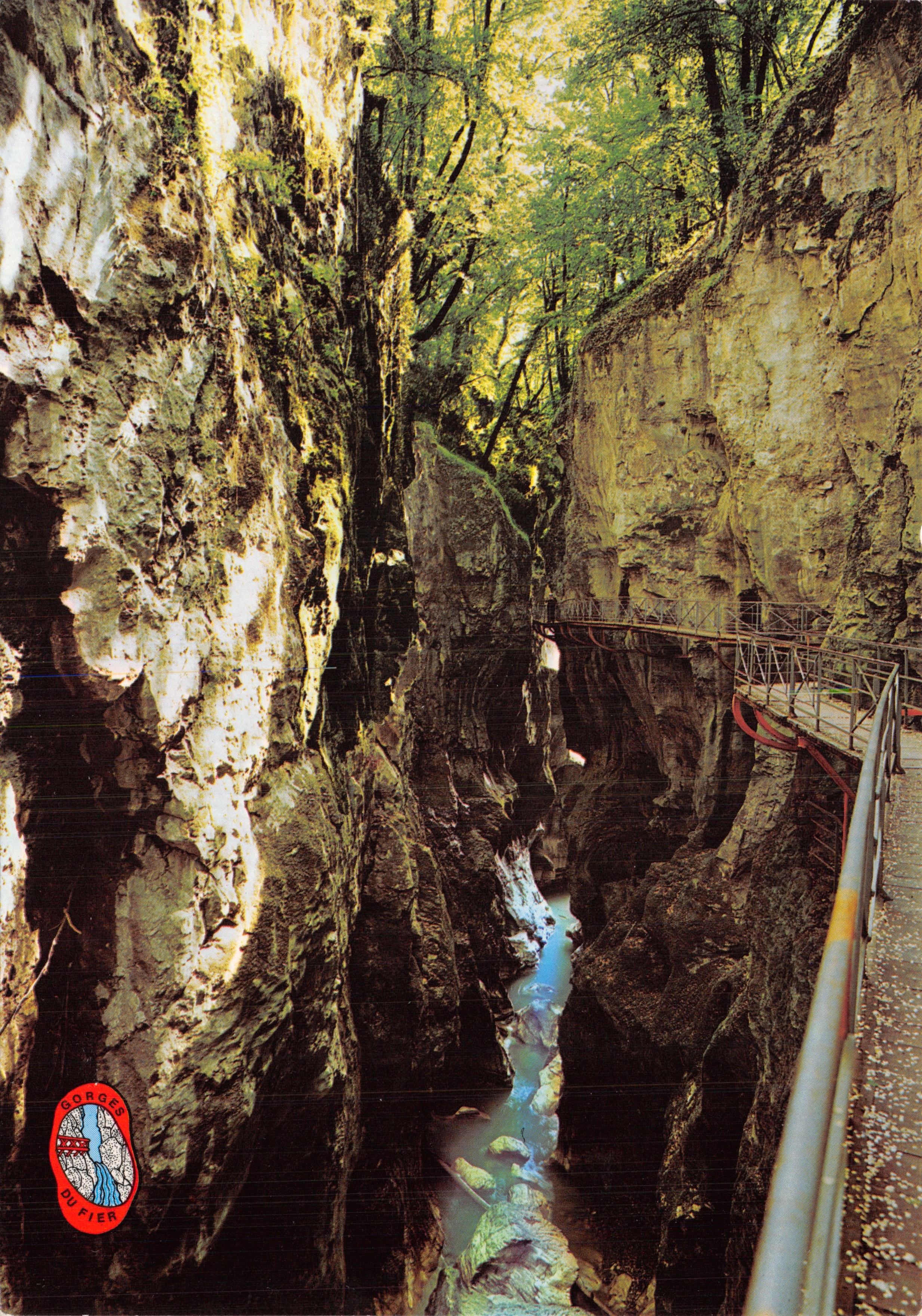 Gorges du Fier — vue du canyon avec passerelle — éditeur Gorges du Fier