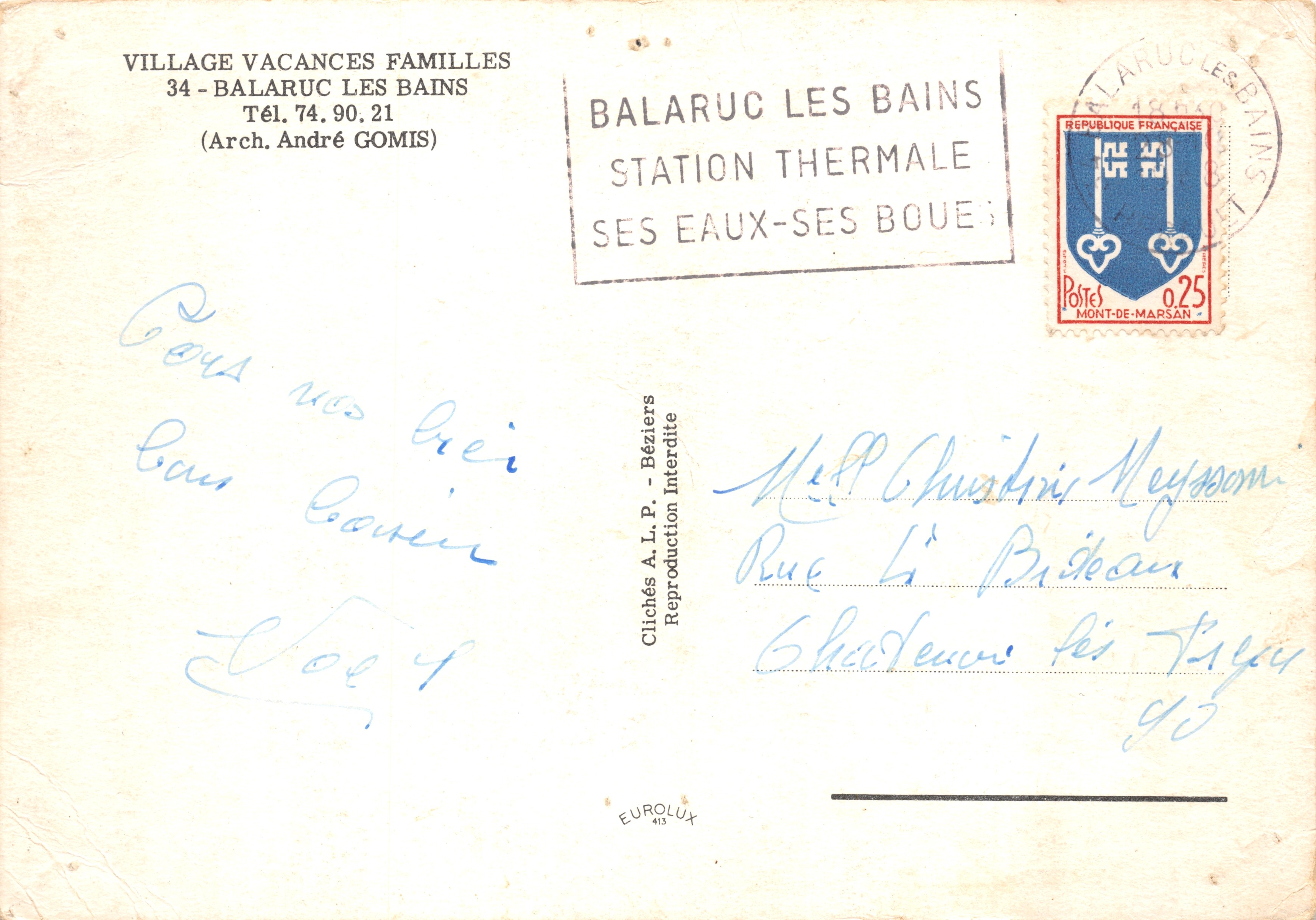 Balaruc-les-Bains — playa con sombrilla roja y bañistas — Clichés A. L. P. - Béziers — Reverso
