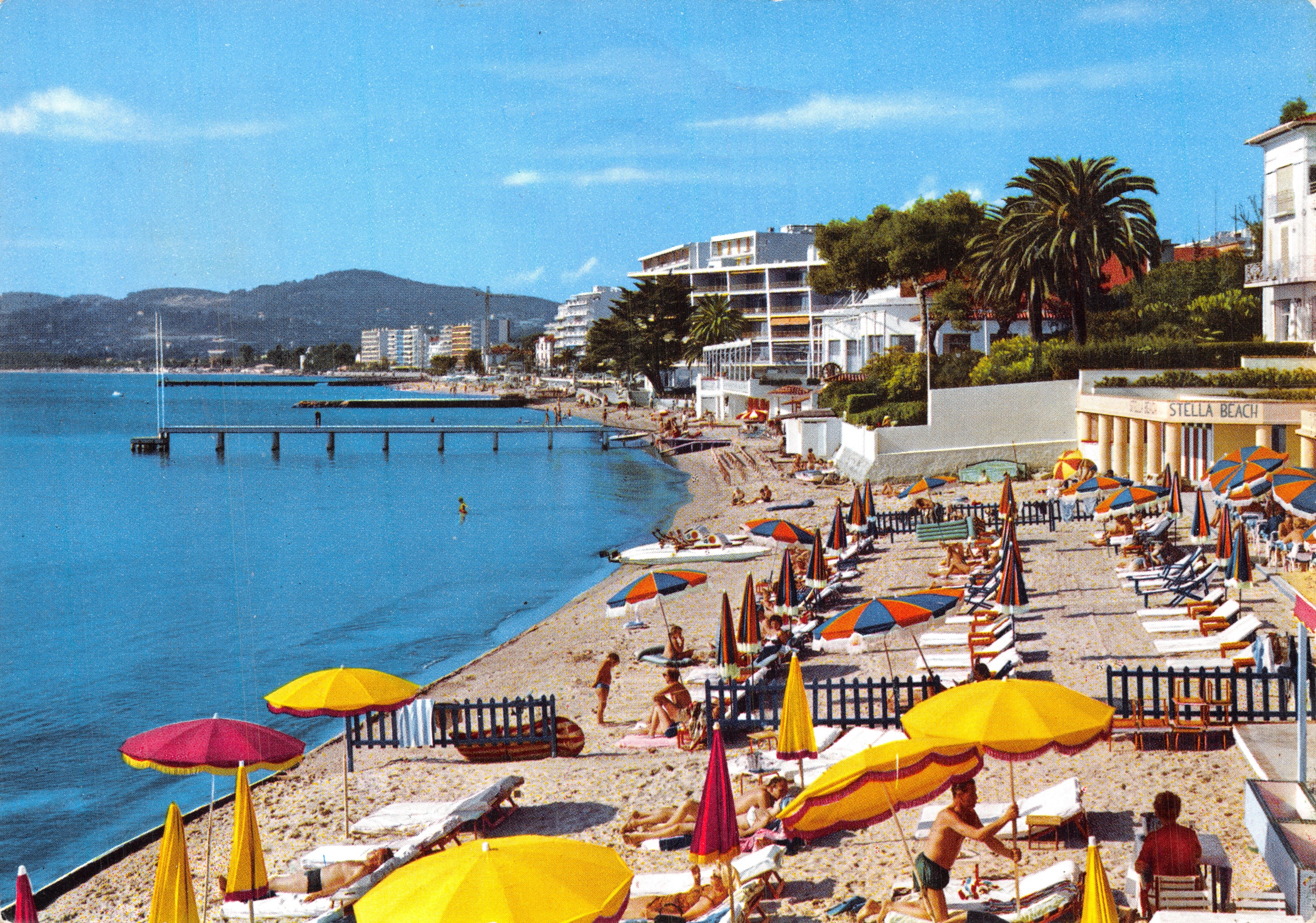 Juan les Pins Plage Stella Beach — vue de la plage et du port — éditeur SODA