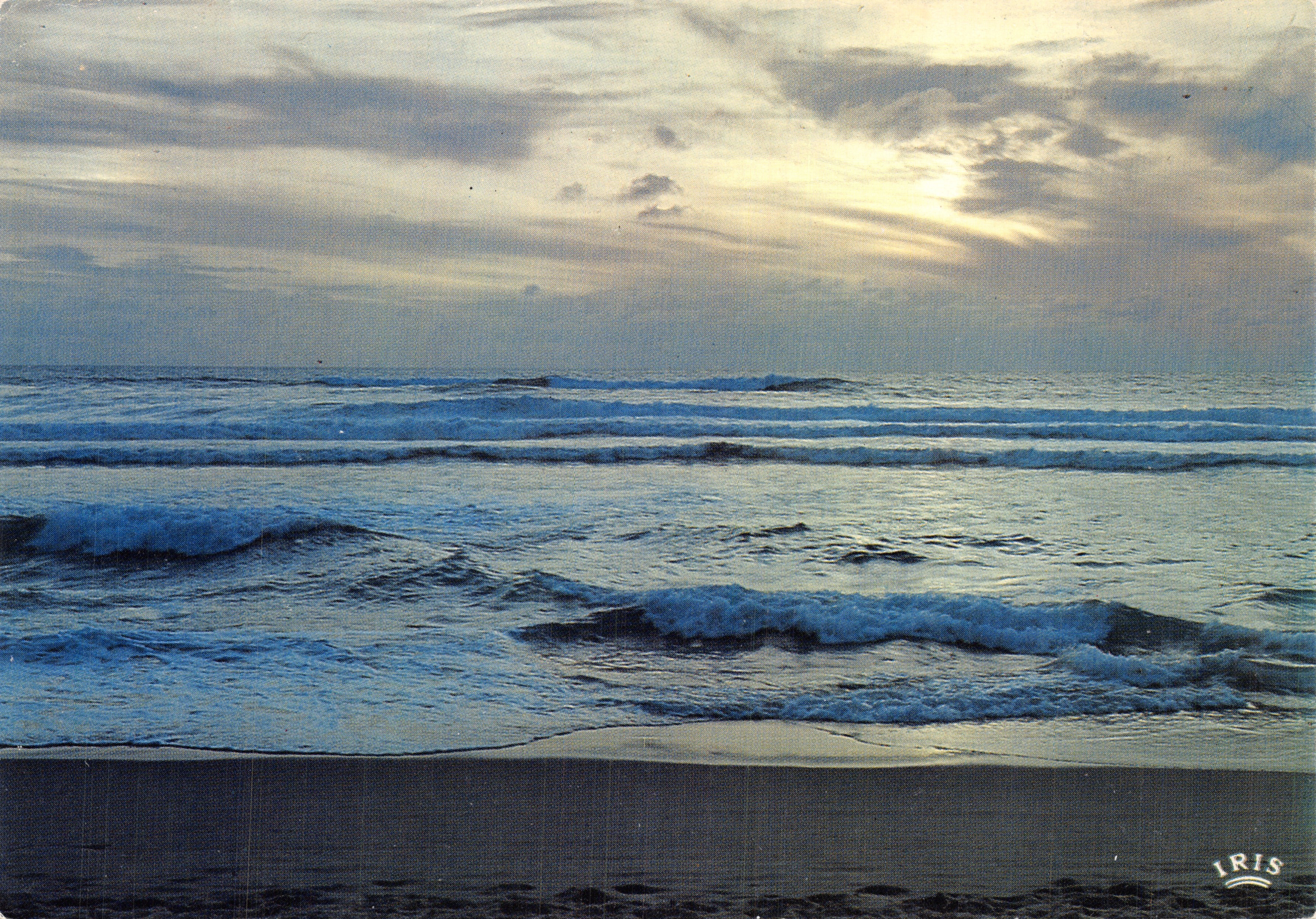 Coucher de soleil sur la plage — scène maritime — éditeur IRIS