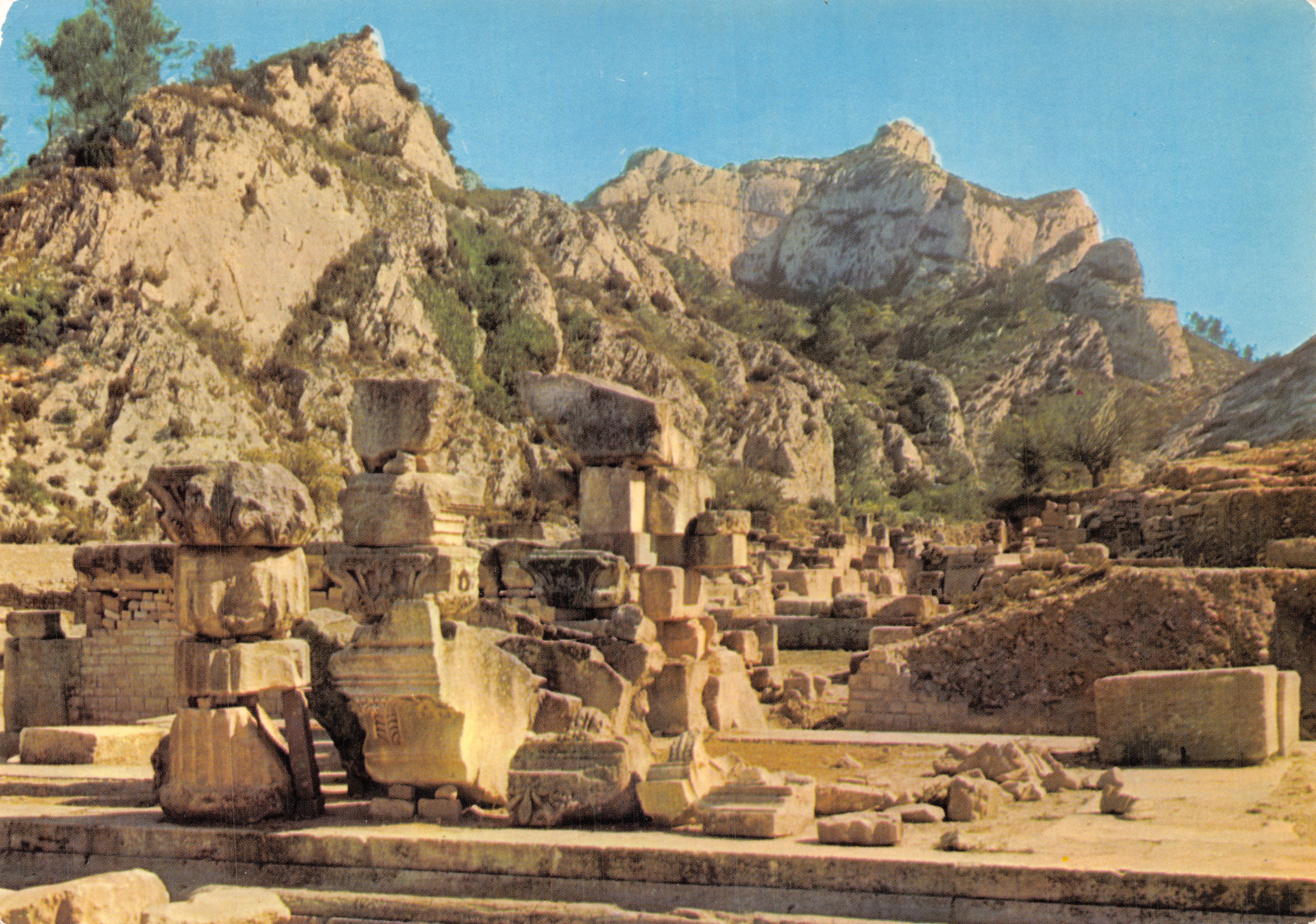 Les Fouilles de Glanum — Saint-Rémy-de-Provence — Éditions Lyoncolor