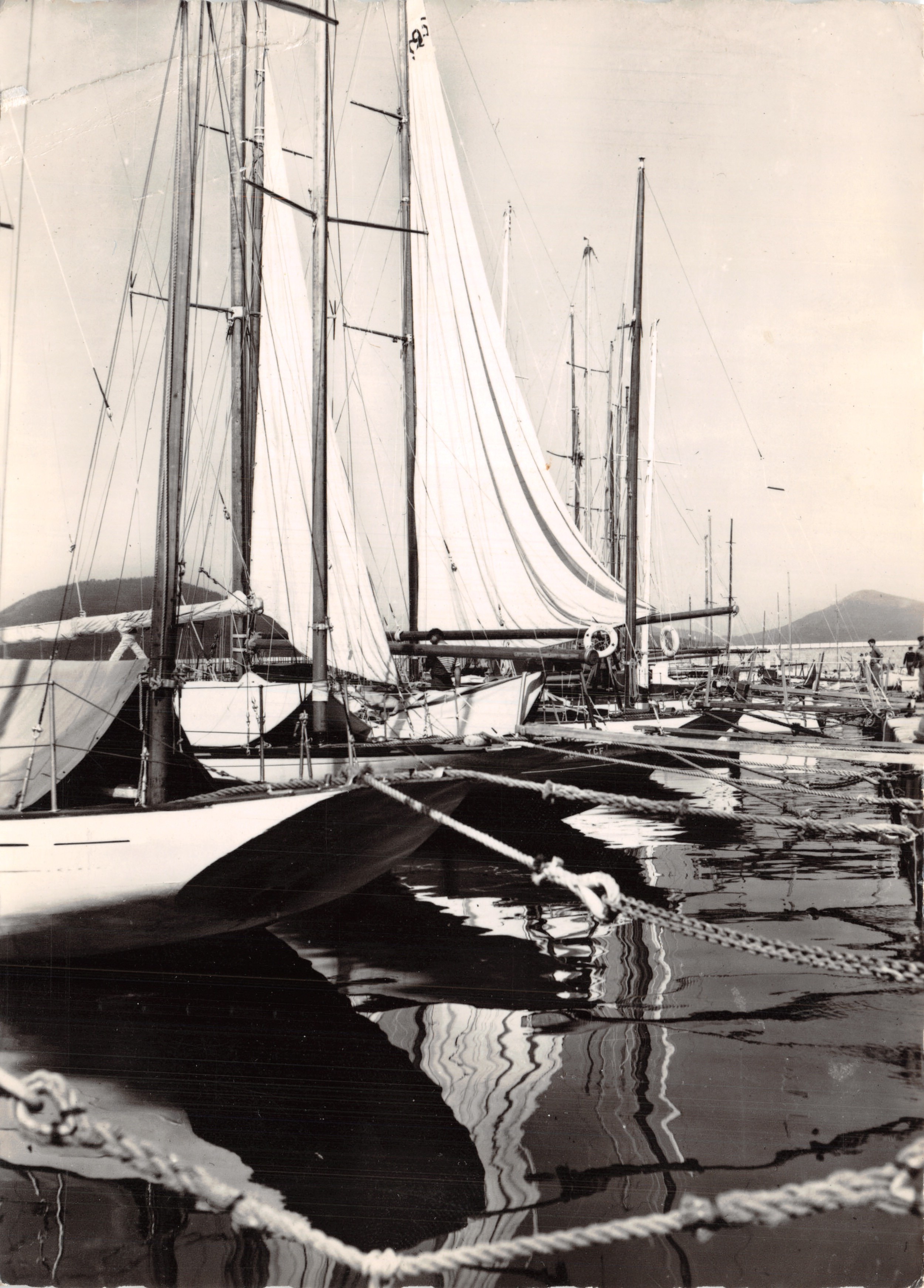Les Bords de la Riviera — Un coin du Port avec ses Yachts — Société Editions de France, Saint-Tropez