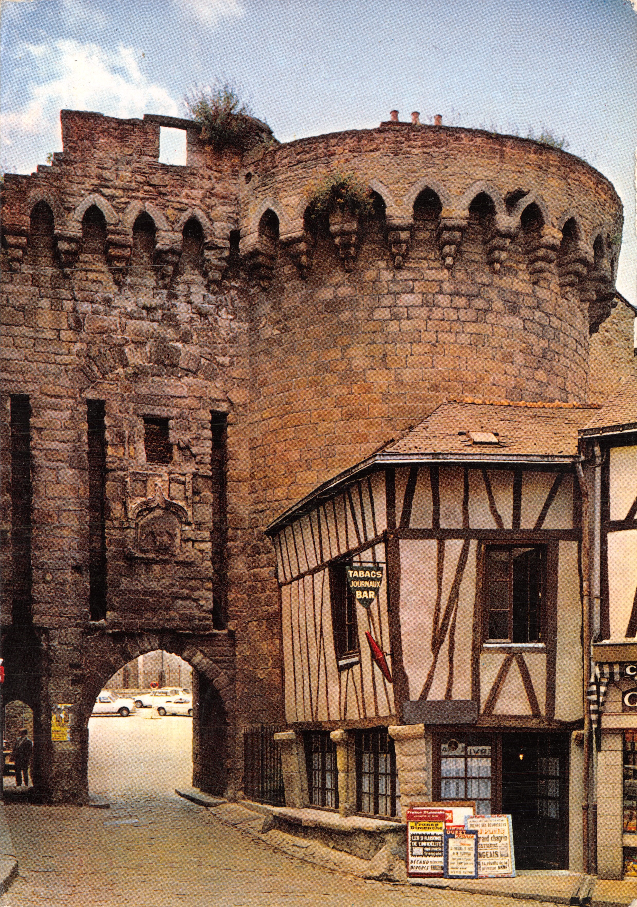Vannes — The old prison gate — flanked by a machicolated tower — Éditions de Bretagne