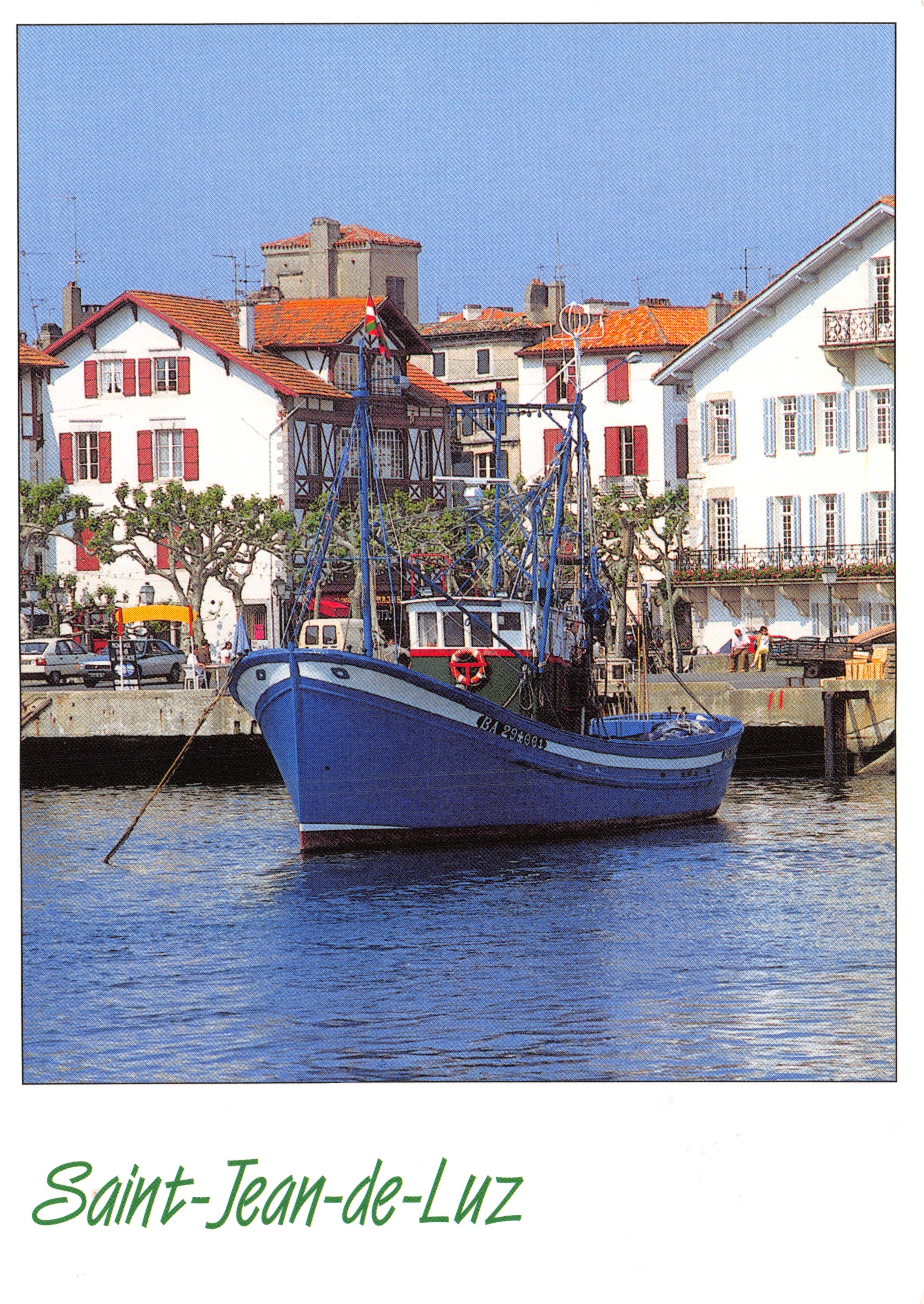 Saint-Jean-de-Luz — vue du port avec un bateau de pêche — Éditions Les Éditions Chauvond