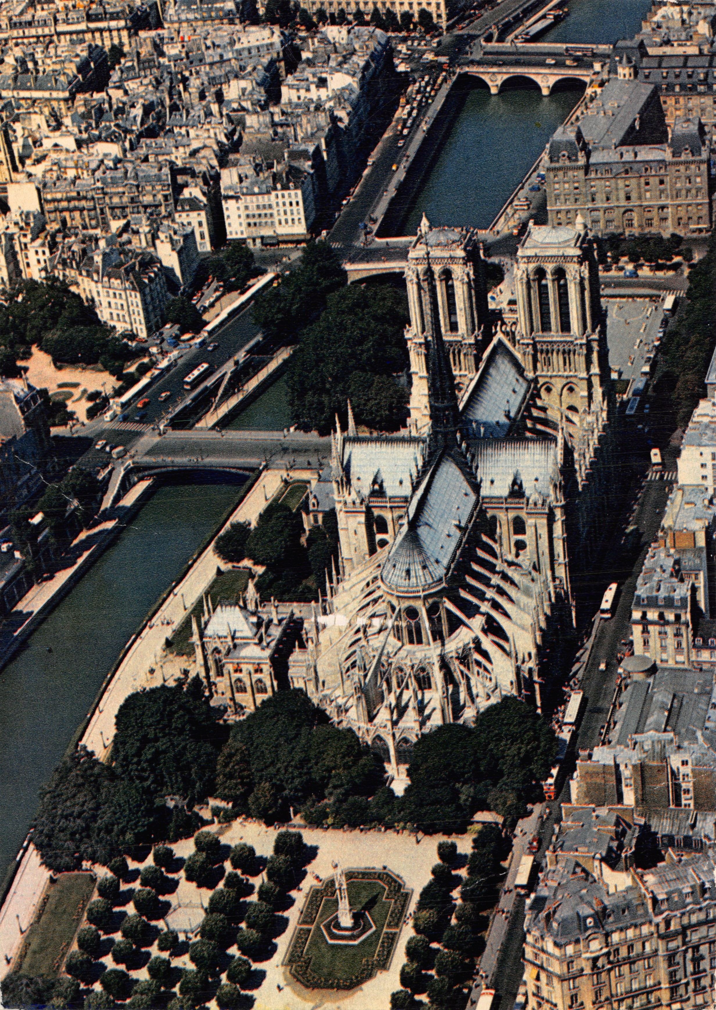 Notre-Dame de Paris — luchtfoto — Editions CHANTAL, nr. 448