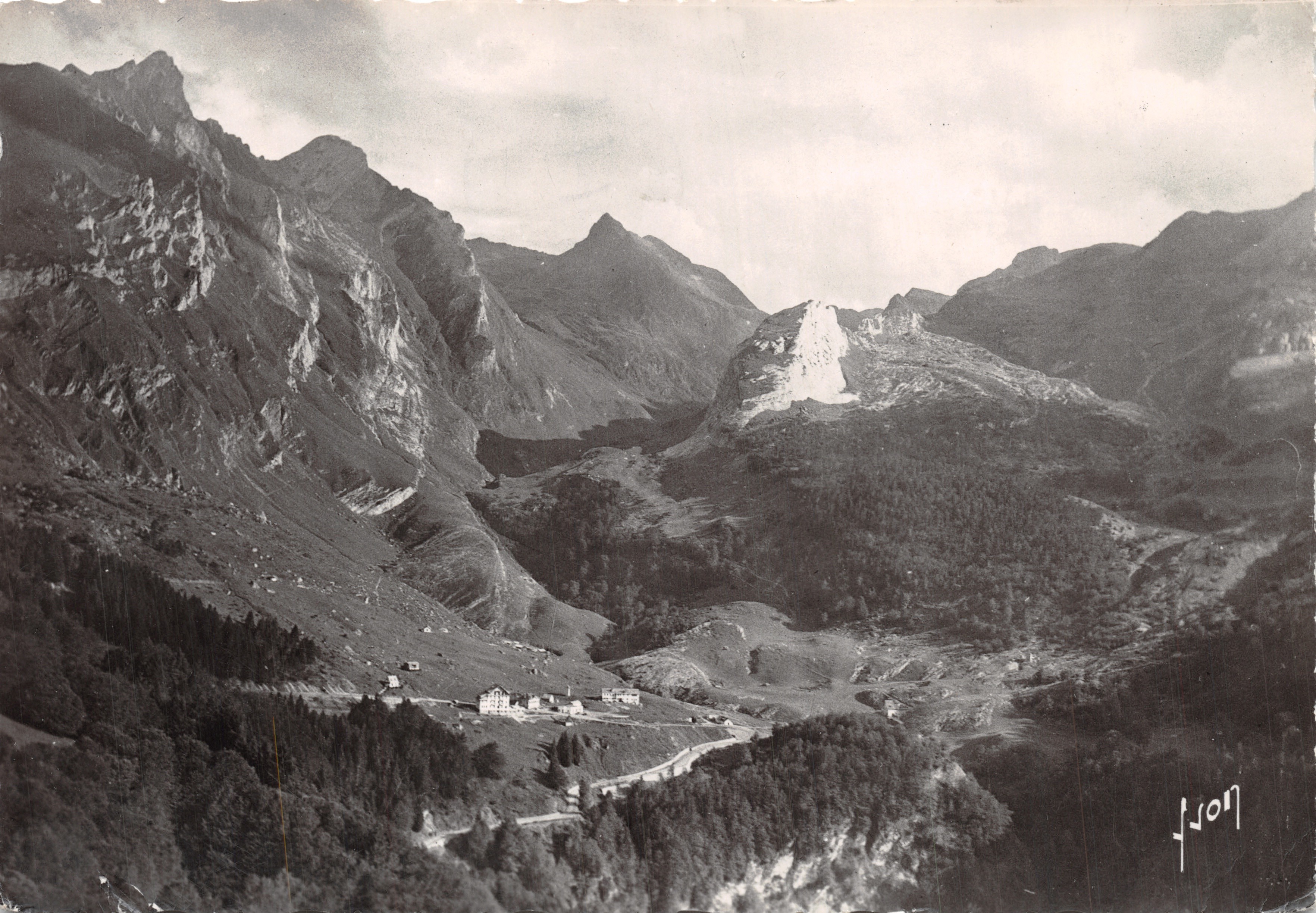 Col d'Aubisque — vista panorámica del cirque de Gourette — editor J. JASON