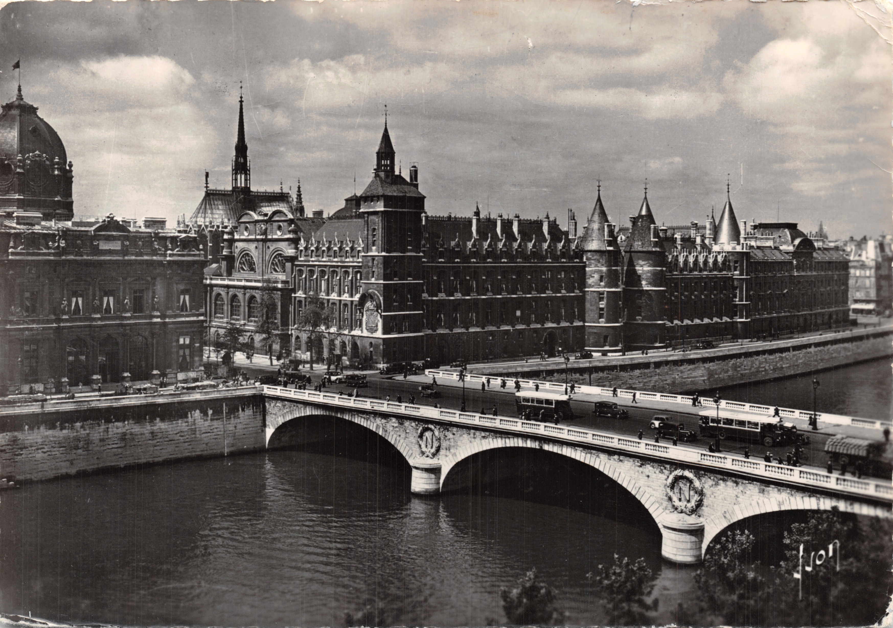 Paris — Das Palast der Gerechtigkeit und der Pont au Change — Éditions d'Art Jon