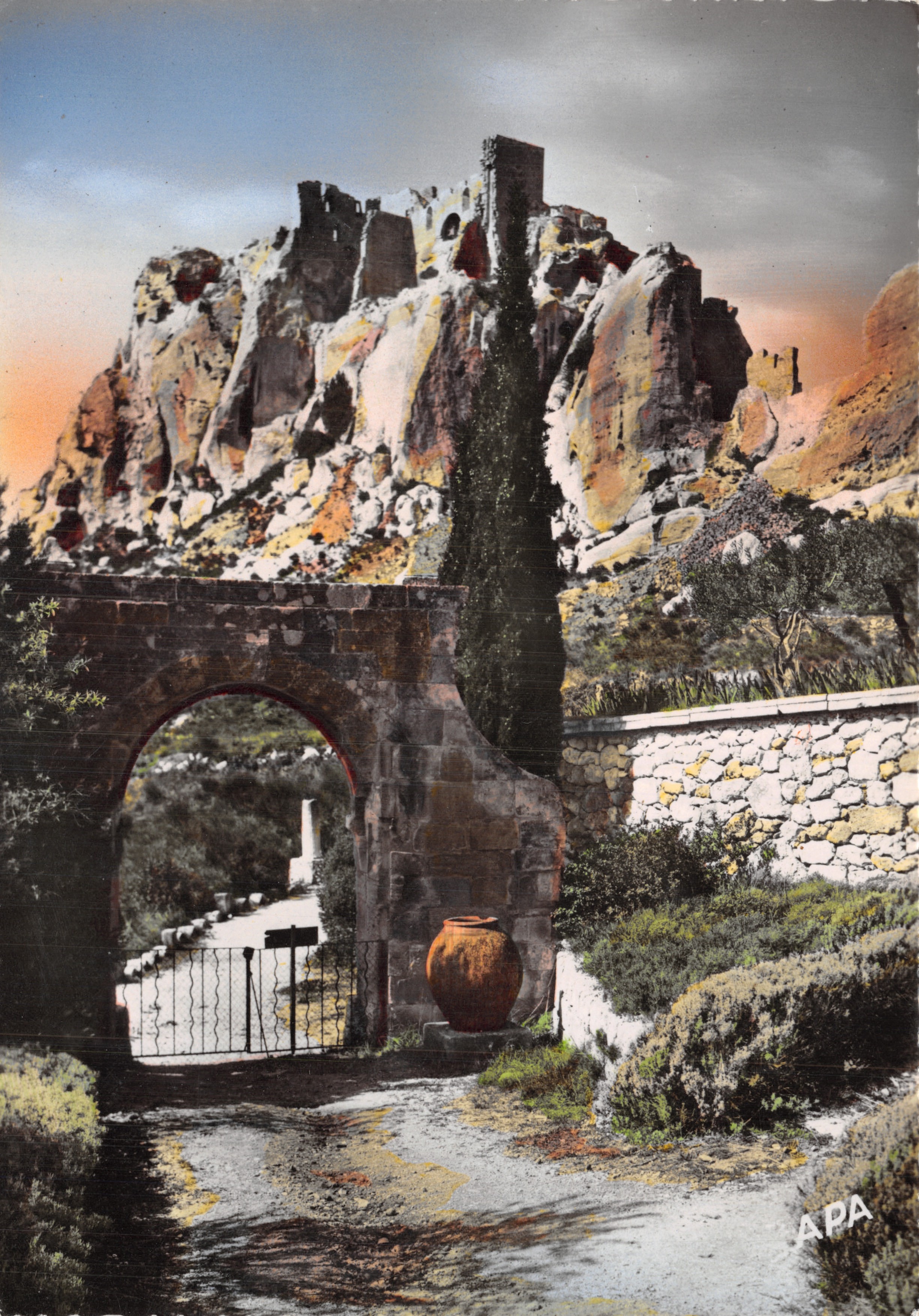 Les Baux-de-Provence — El Castillo de Baux — editor APA — n.º 20