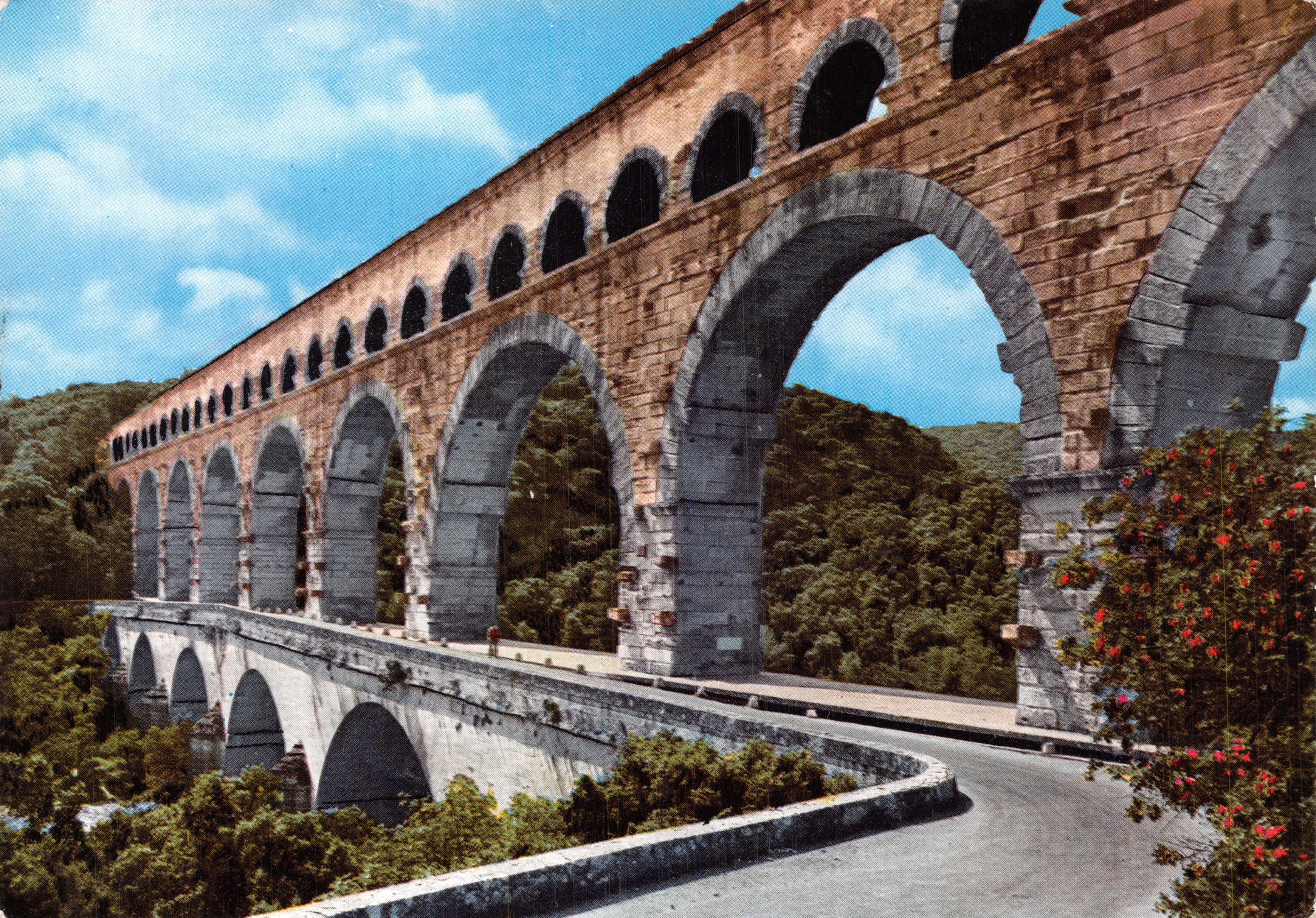 Pont du Gard — aqueduc romain à trois niveaux — Éditions S.E.P.T. Boulevard Gorbella - NICE