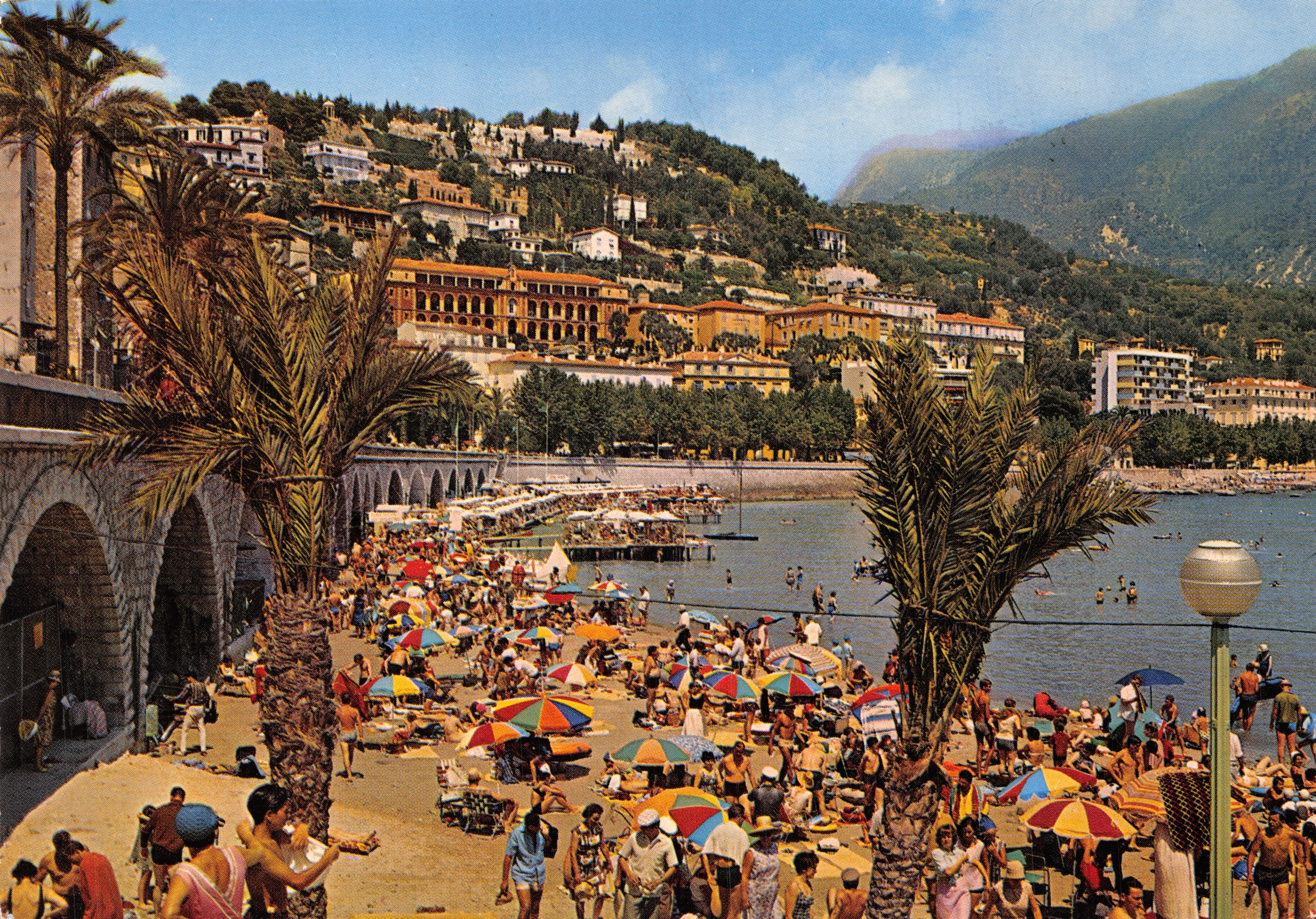 Plage des Sablettes — Menton (A.M.) — Éditeur : Couleurs Naturelles, n° M-3