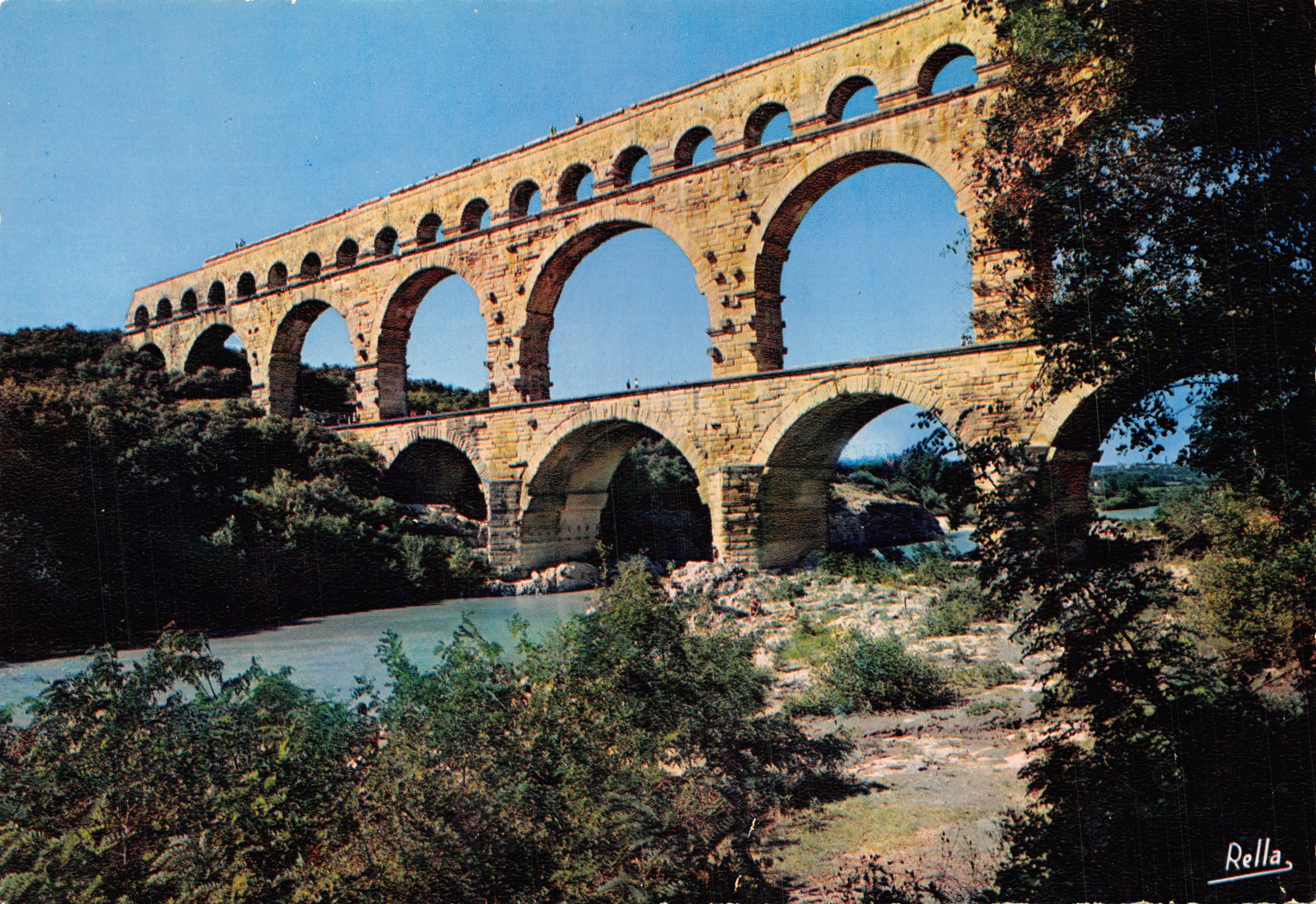Puente de Gard — acueducto romano — Éditions Rella