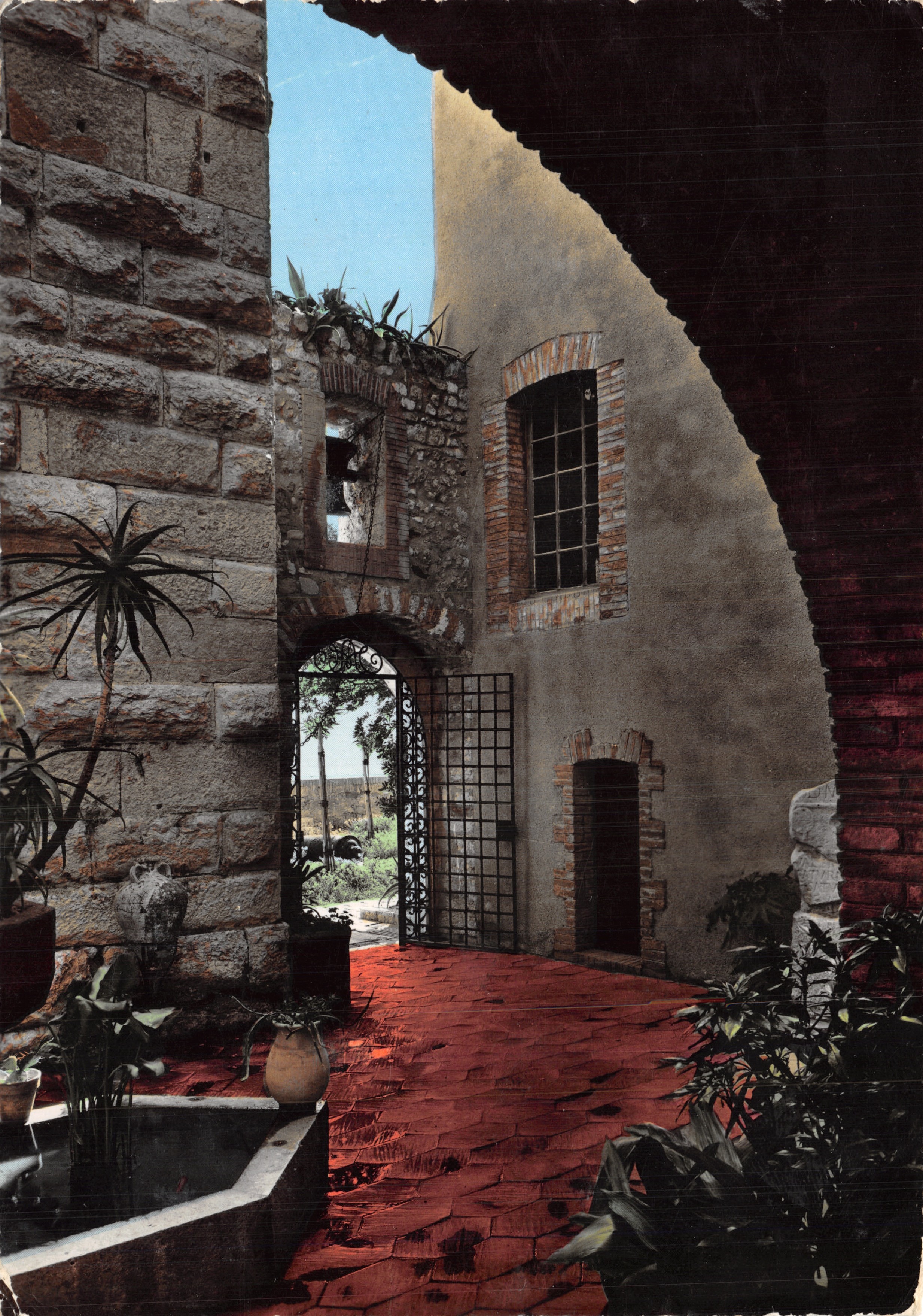 Binnenhof van het Museum Grimaldi — Antibes — Edities S.E.P.T. - Franse fabricatie