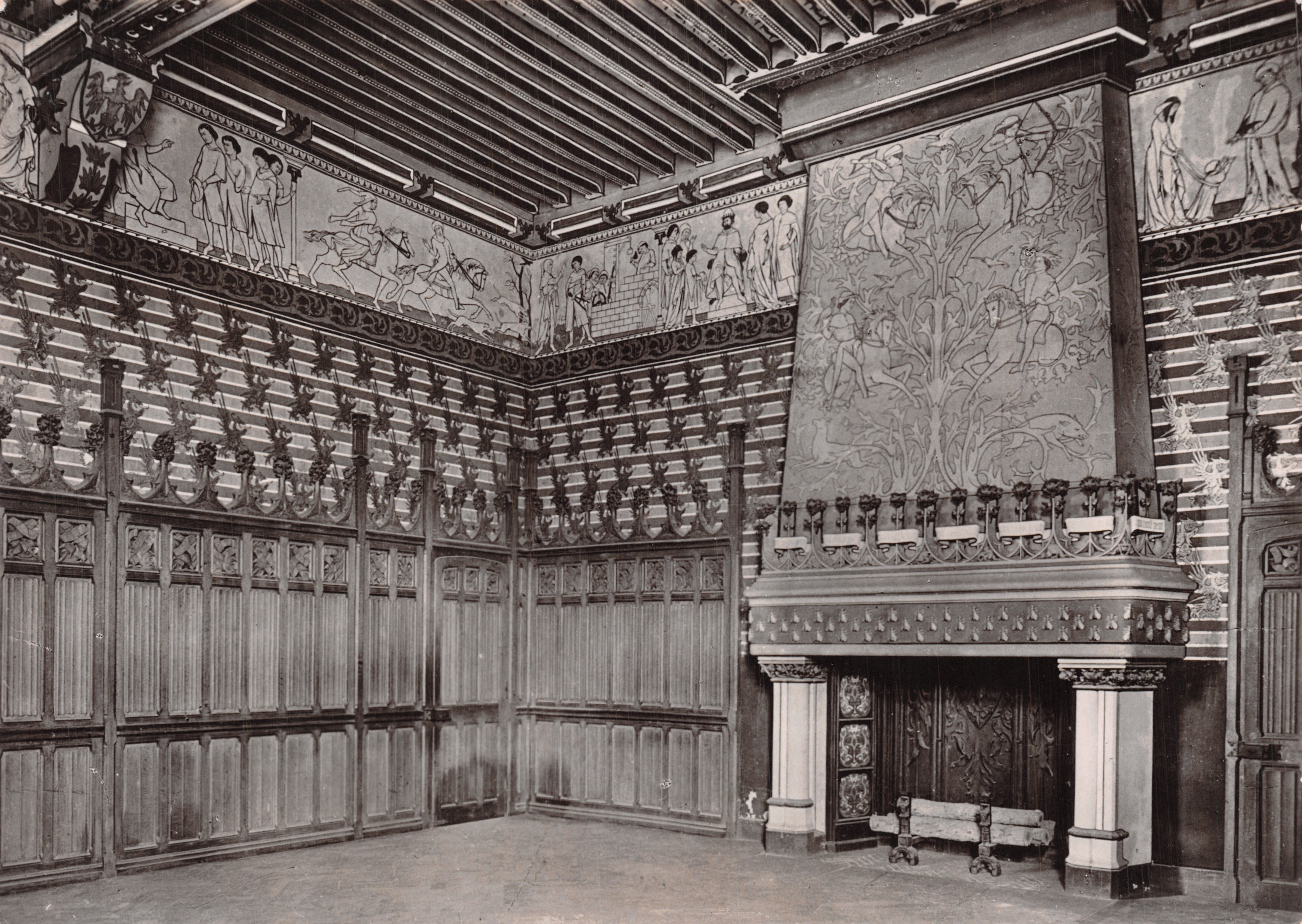 Pierrefonds — Habitación del Señor — Service Commercial Monuments Historiques, Paris