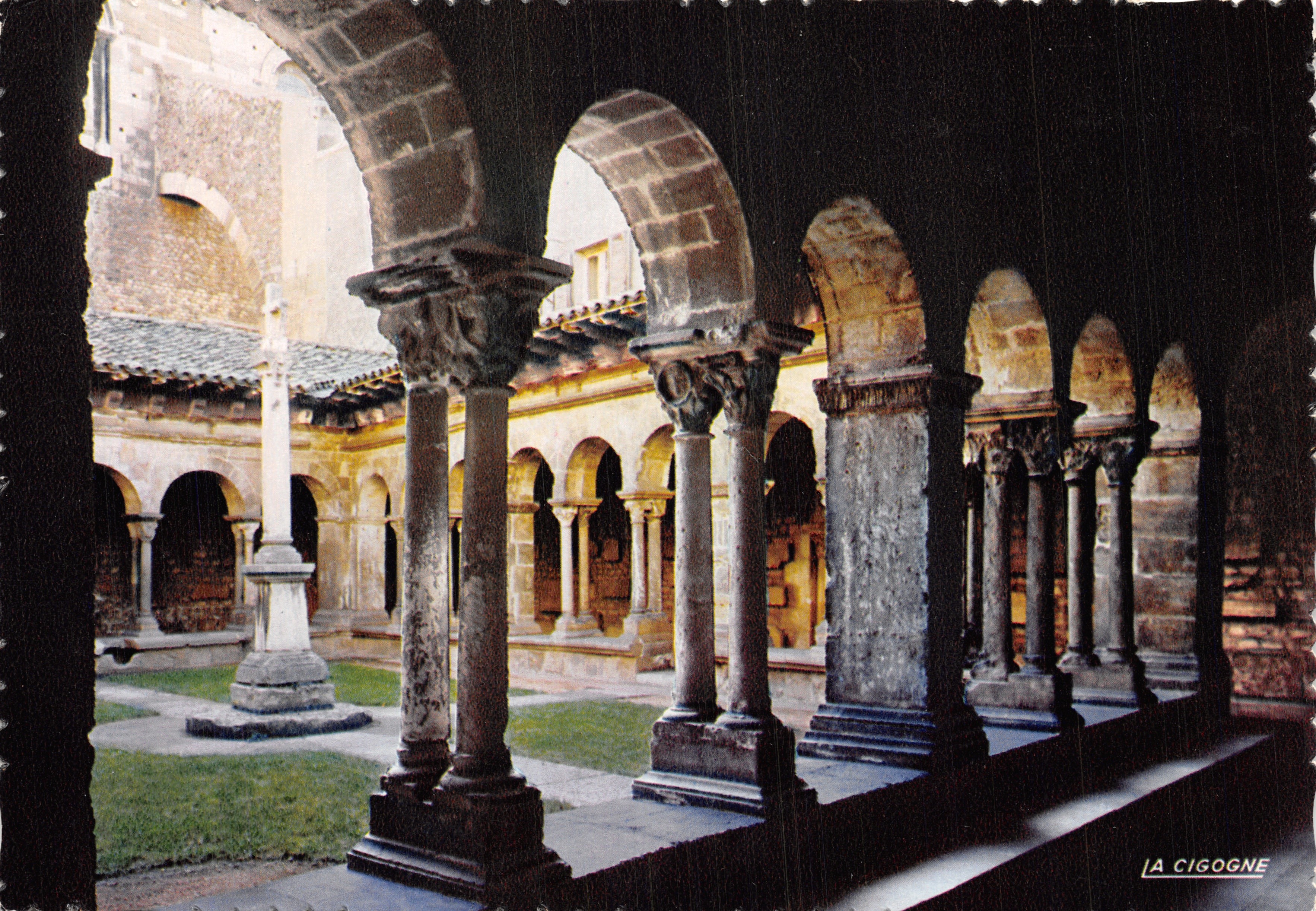 Cloître de Saint-André-le-Bas — Vienne (Isère) — Éditions « La Cigogne »