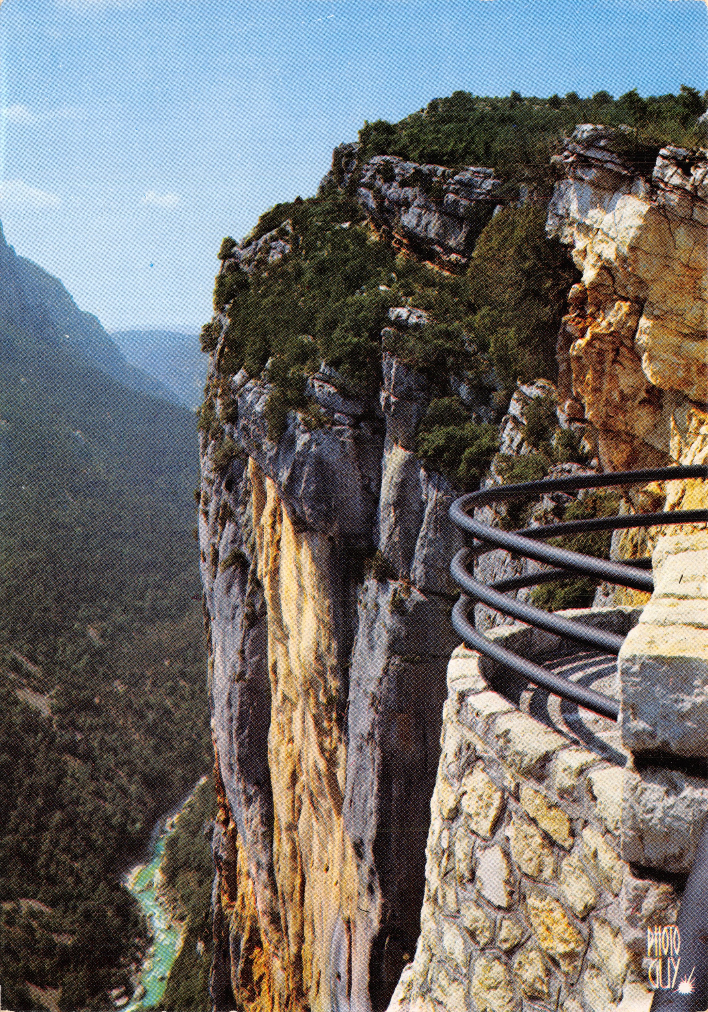 Gorges du Verdon — New viewpoint over the Samson corridor with 500-meter cliff — Photo Cluy
