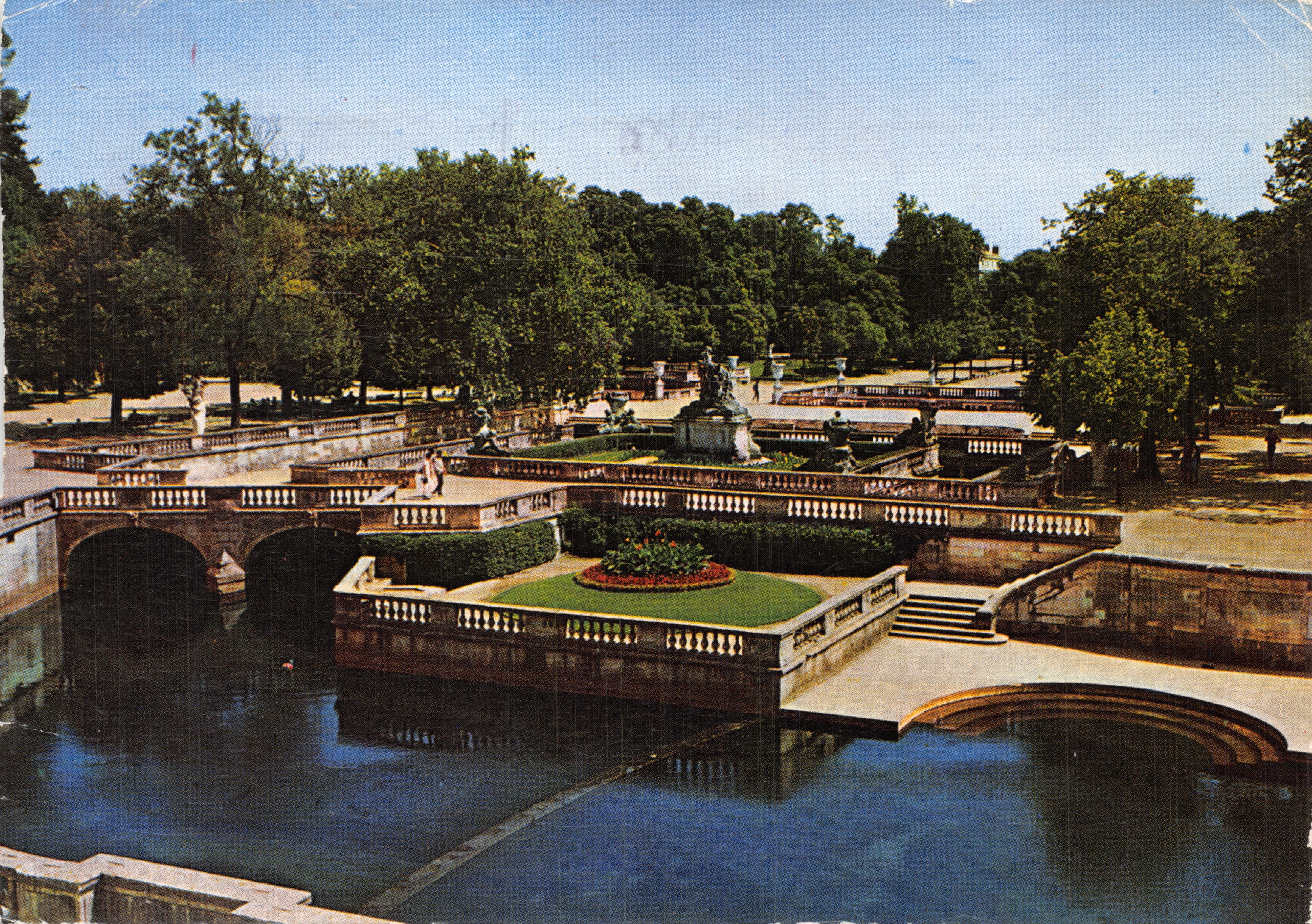 Jardin de la Fontaine — La Source de Nemausus — Éditions de France, Marseille, n°7709