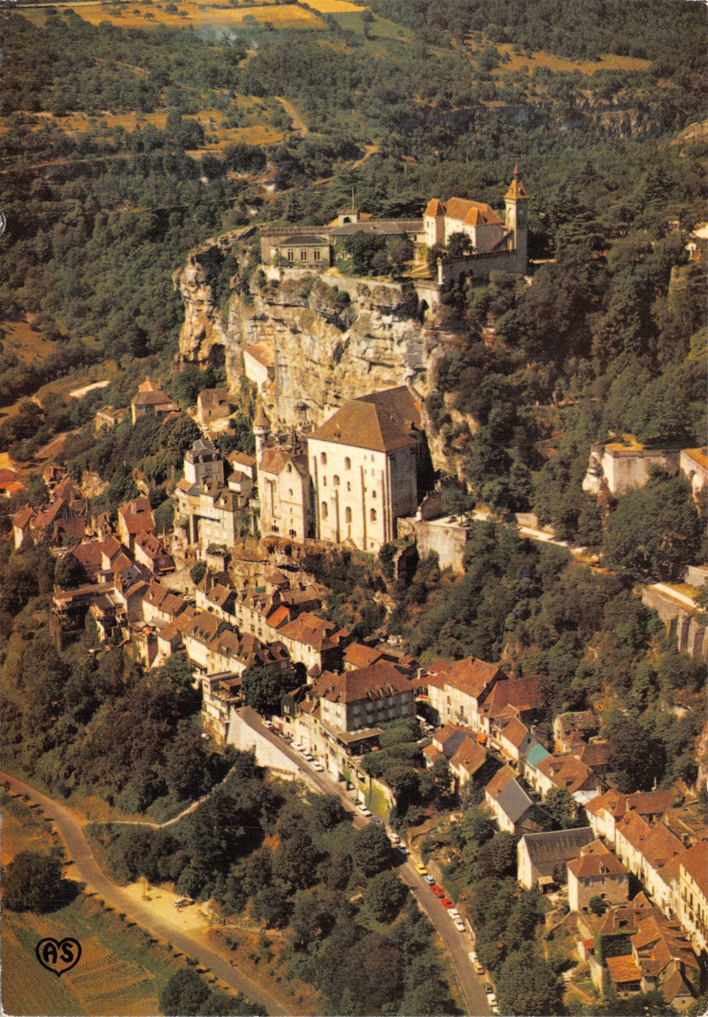 Rocamadour — vista aerea del sito medievale sulla scogliera — editore AS