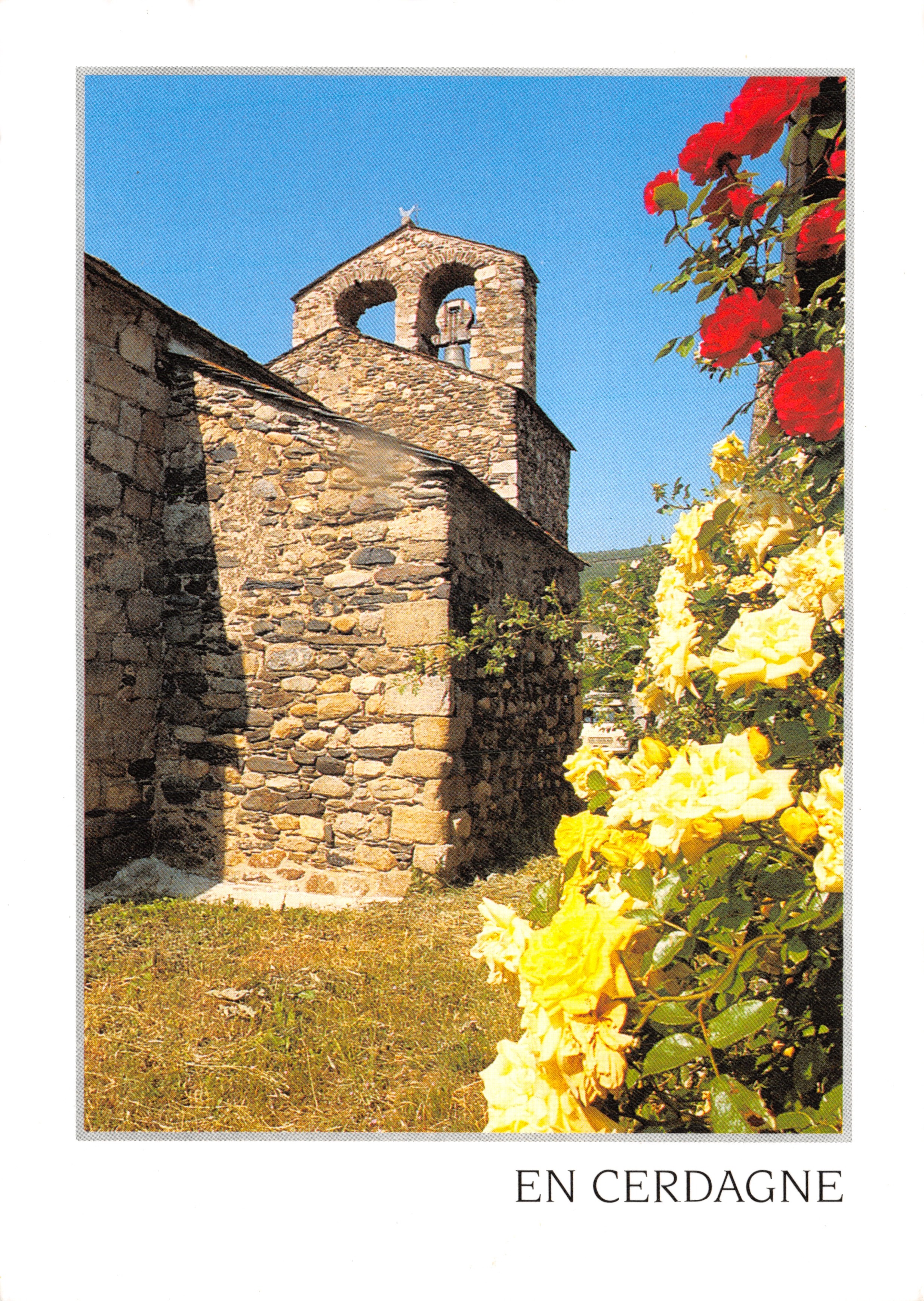 Église de pierre — clocher à arcade — en Cerdagne