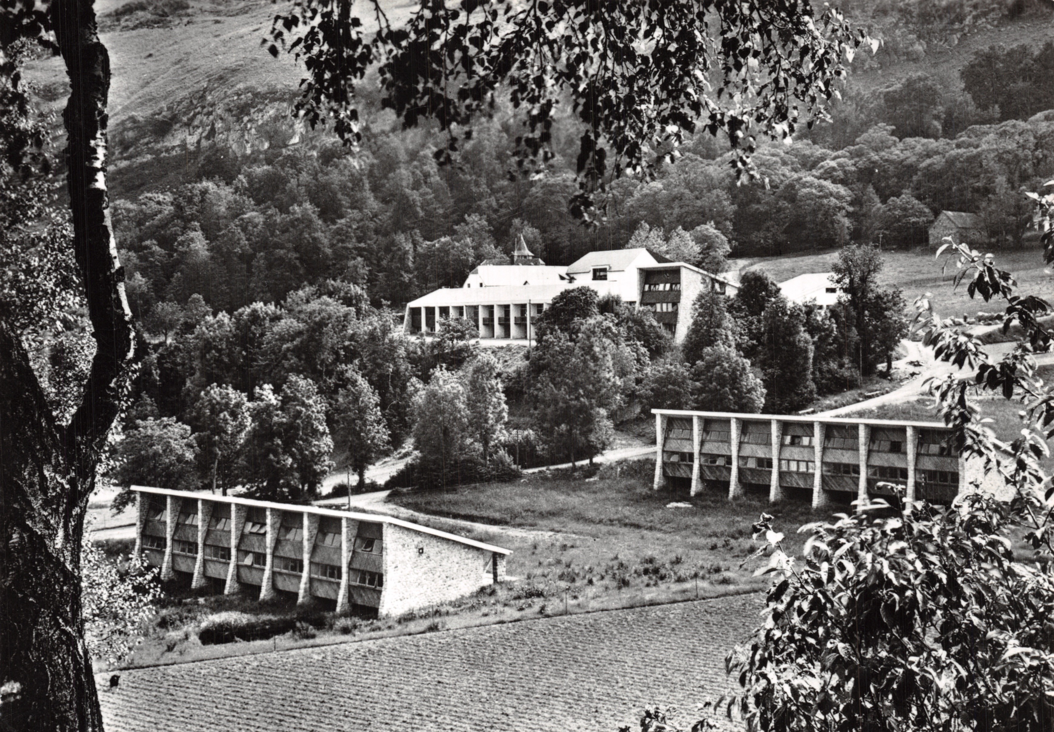 Cité-Secours Saint-Pierre — widok ogólny — Éditions S.O.S. Française
