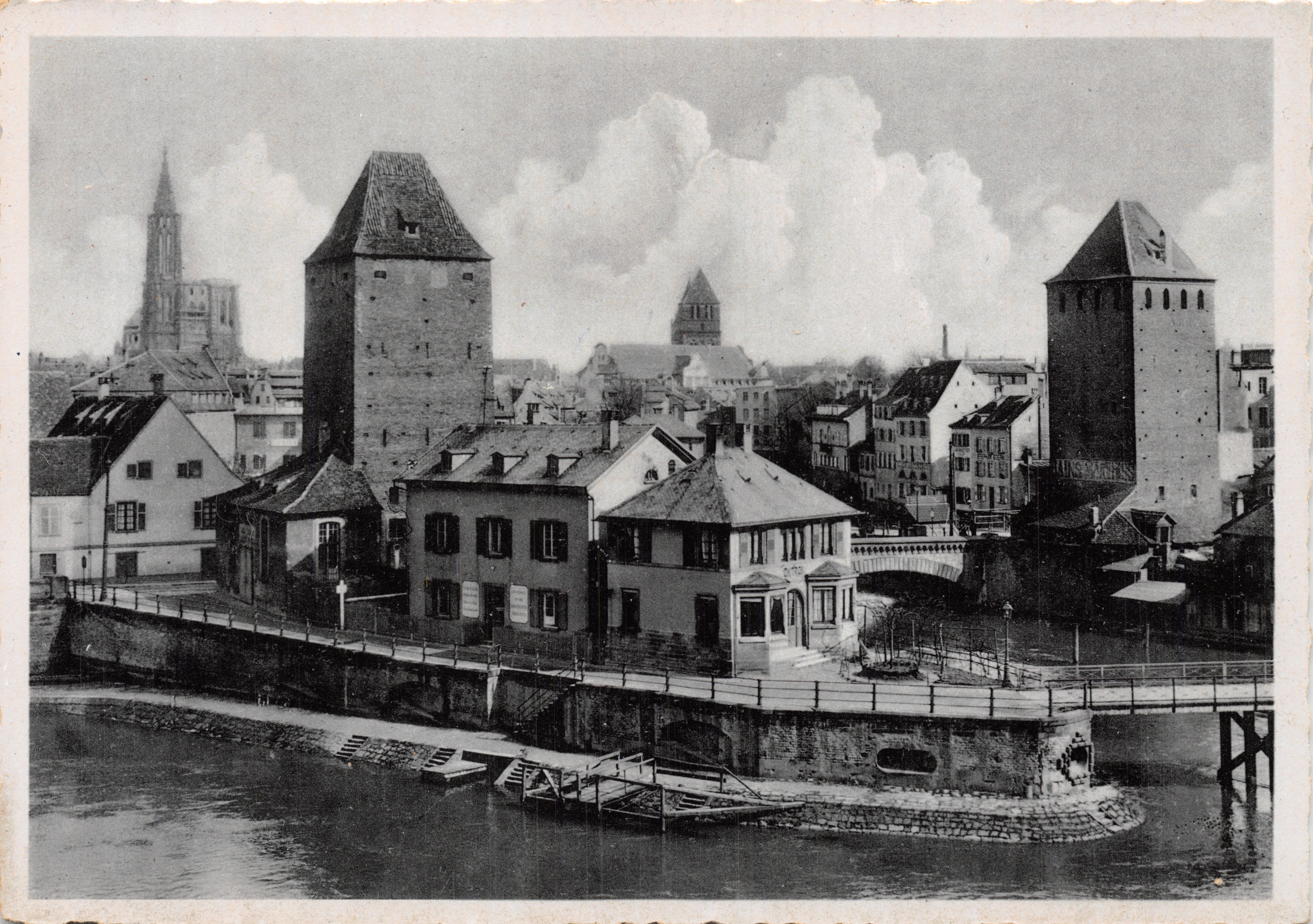 Straatsburg — Gedeekte bruggen — uitgever Felix LUIB, n° 668096