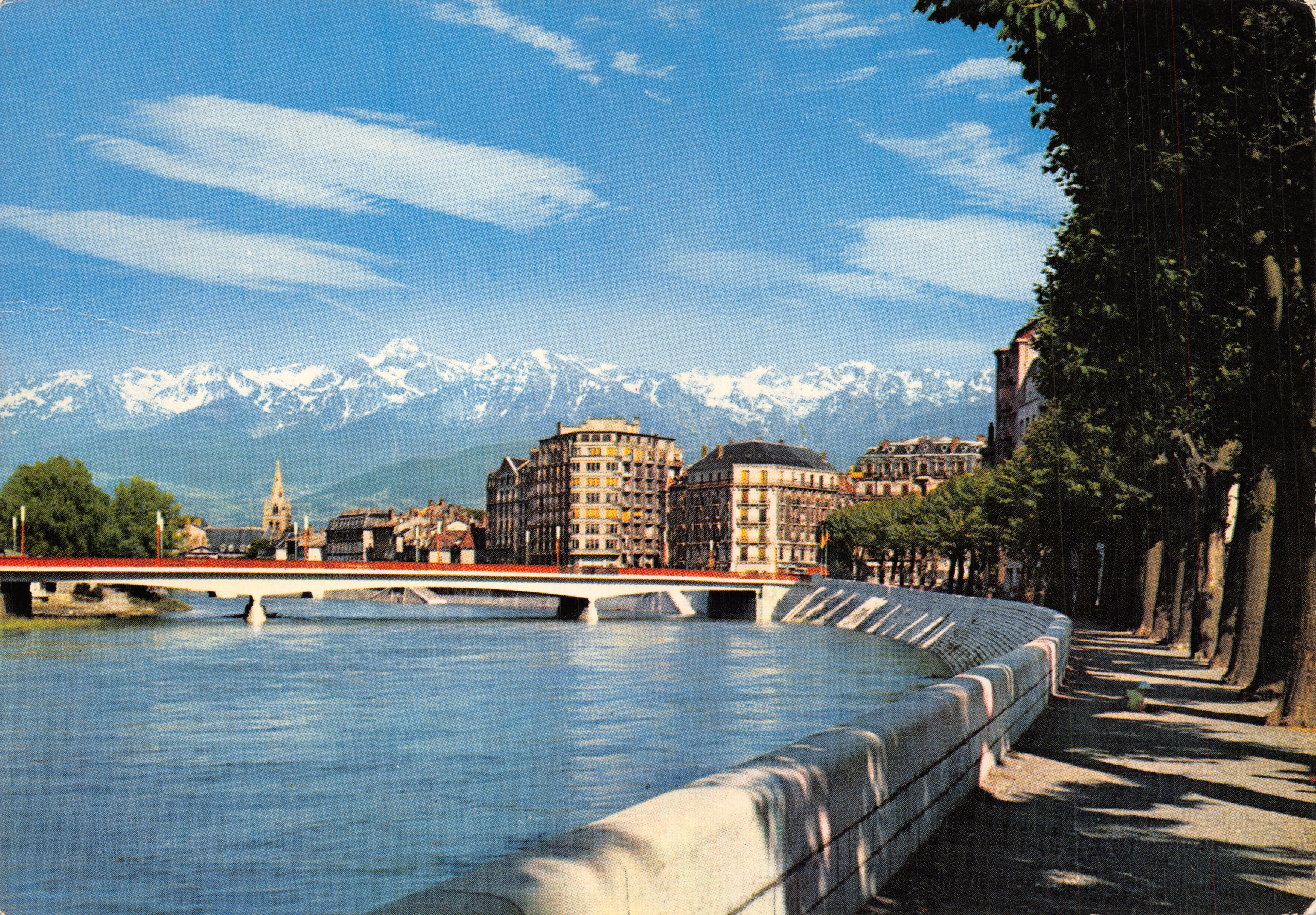 Grenoble — Les quais de l'Isère et la chaîne de Belledonne — Éditions SPADÈM