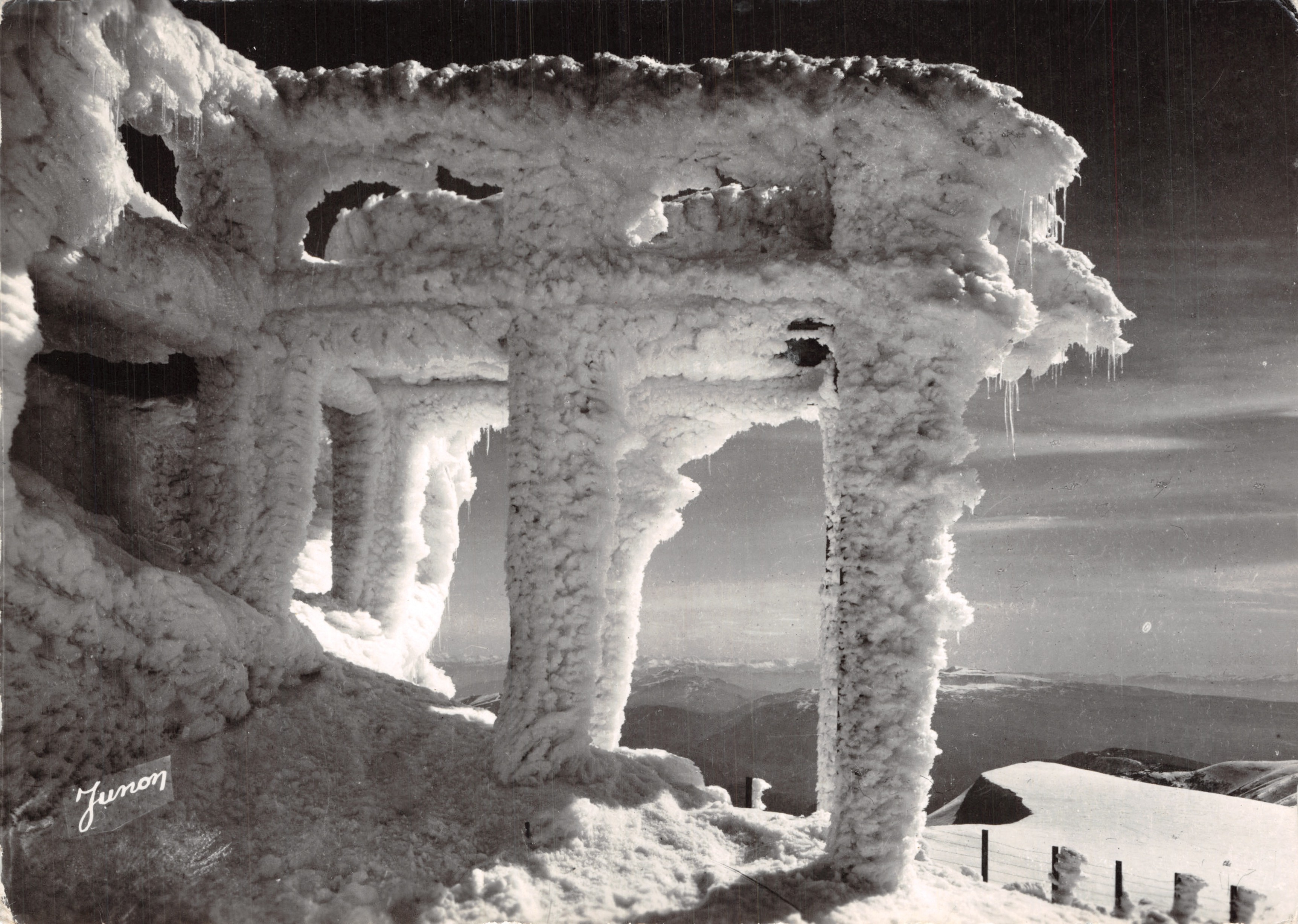 Pilier de l'Observatoire sous le Givre — Dôme des Tempêtes — Éditeur F. MEYER, Vaucluse