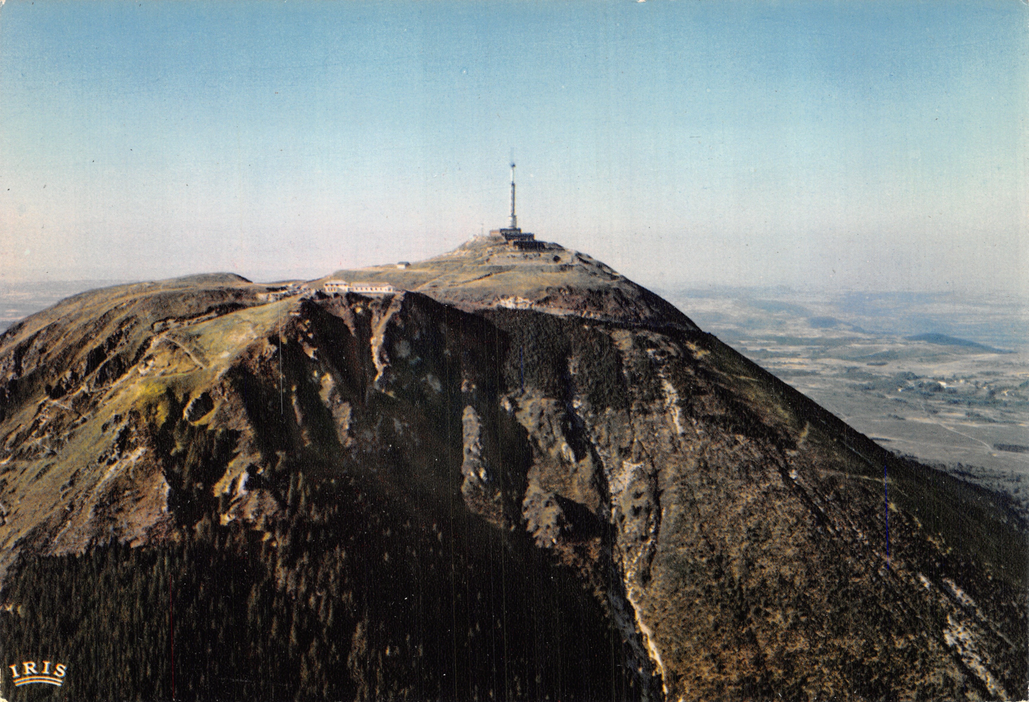 Le Puy-de-Dôme — cima con antenna e edifici — editore IRIS