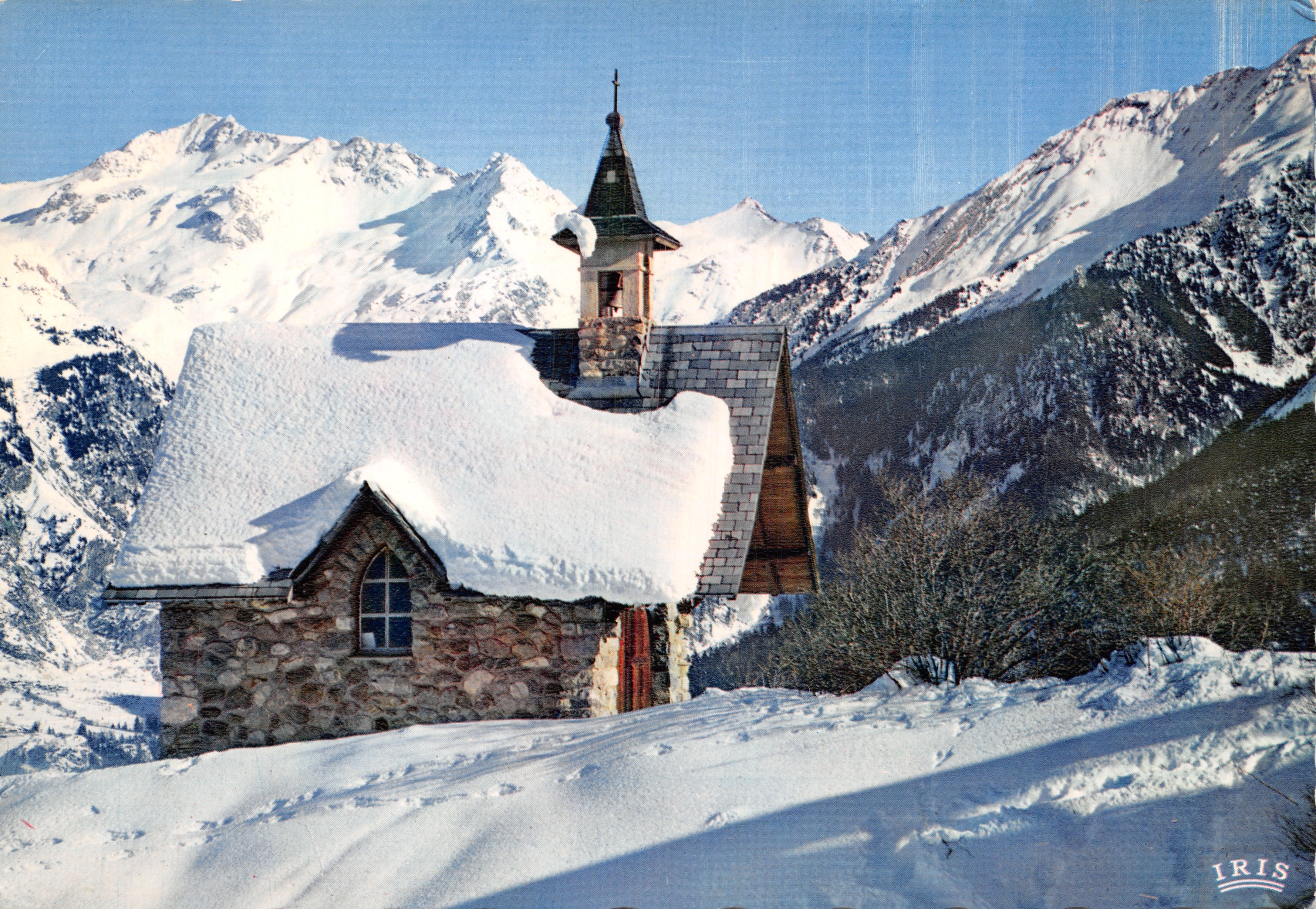 Kirche von La Sarrasine — winterlandschaft mit Schnee — Verlag IRIS