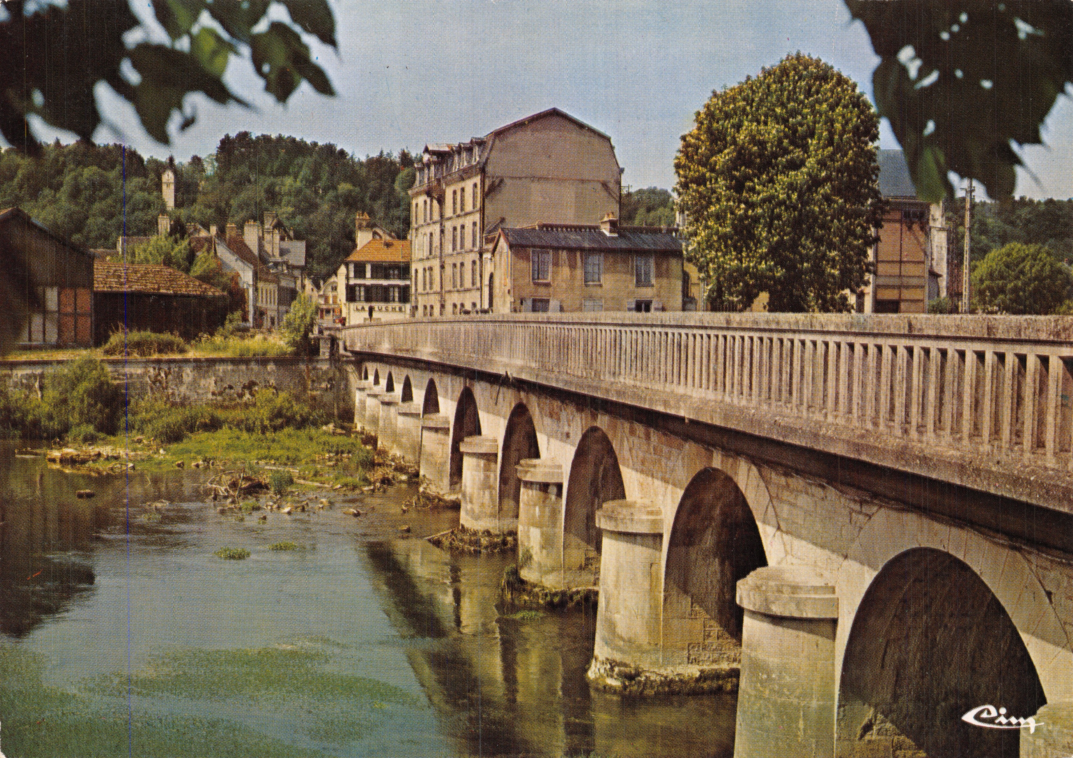 Bar-sur-Seine — Pont sur la Seine — Éditions & Impressions Combier, Macon