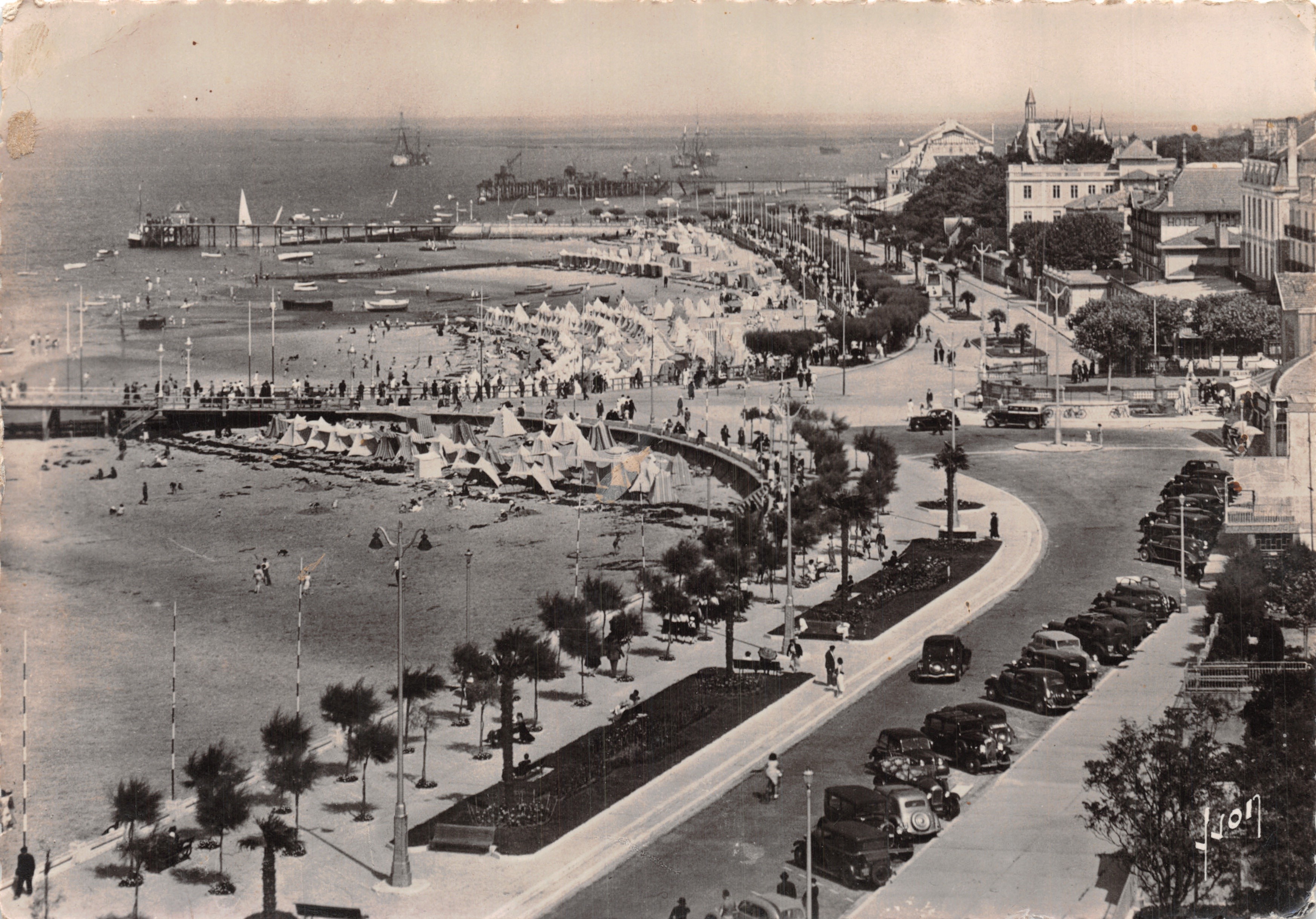 Arcachon (Gironde) — Vista generale della spiaggia presa dal Grand Hotel — Les Editions d'Art Martel, Paris