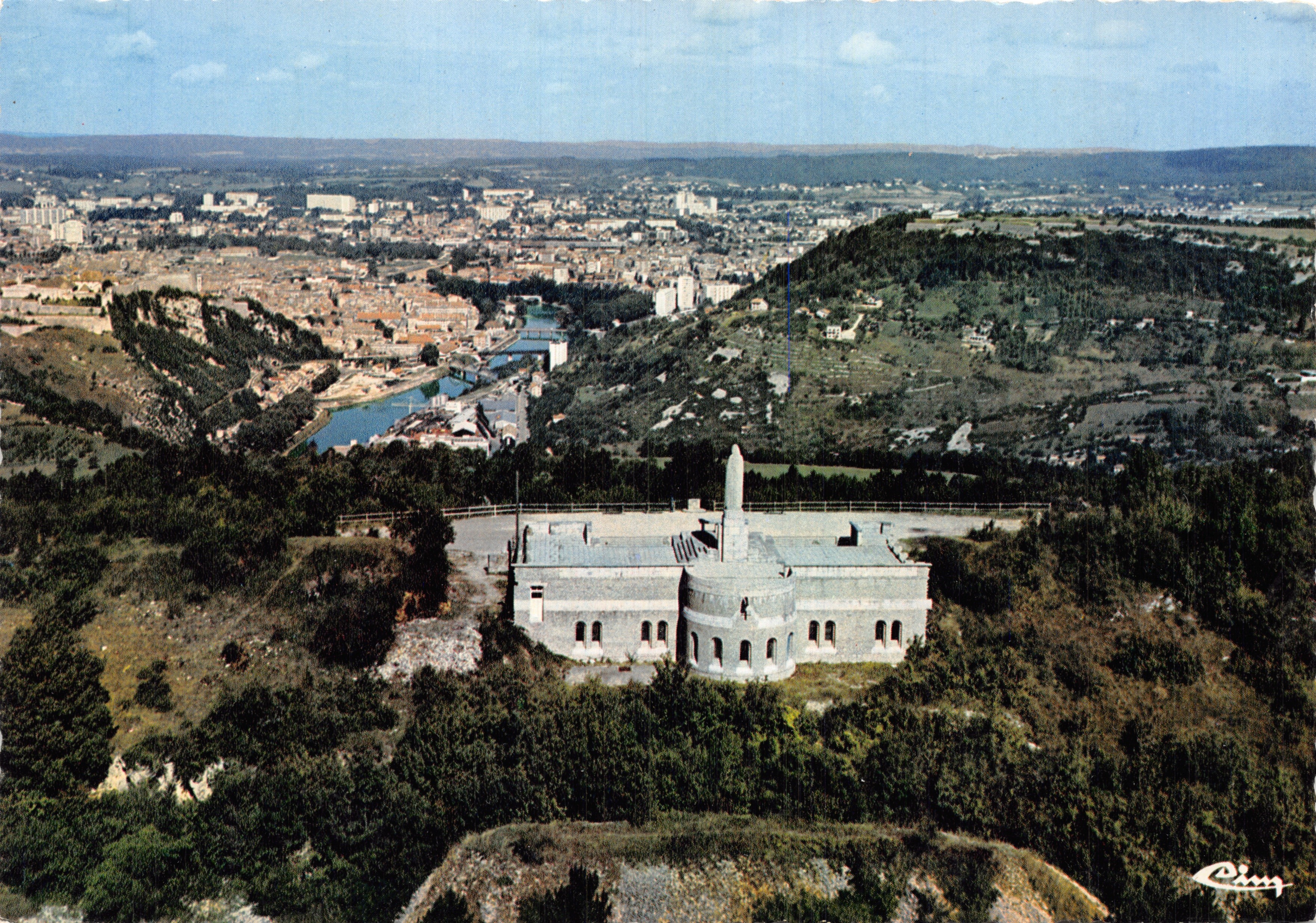 Besançon — vista aérea del Monumento de la Liberación — editor Cim