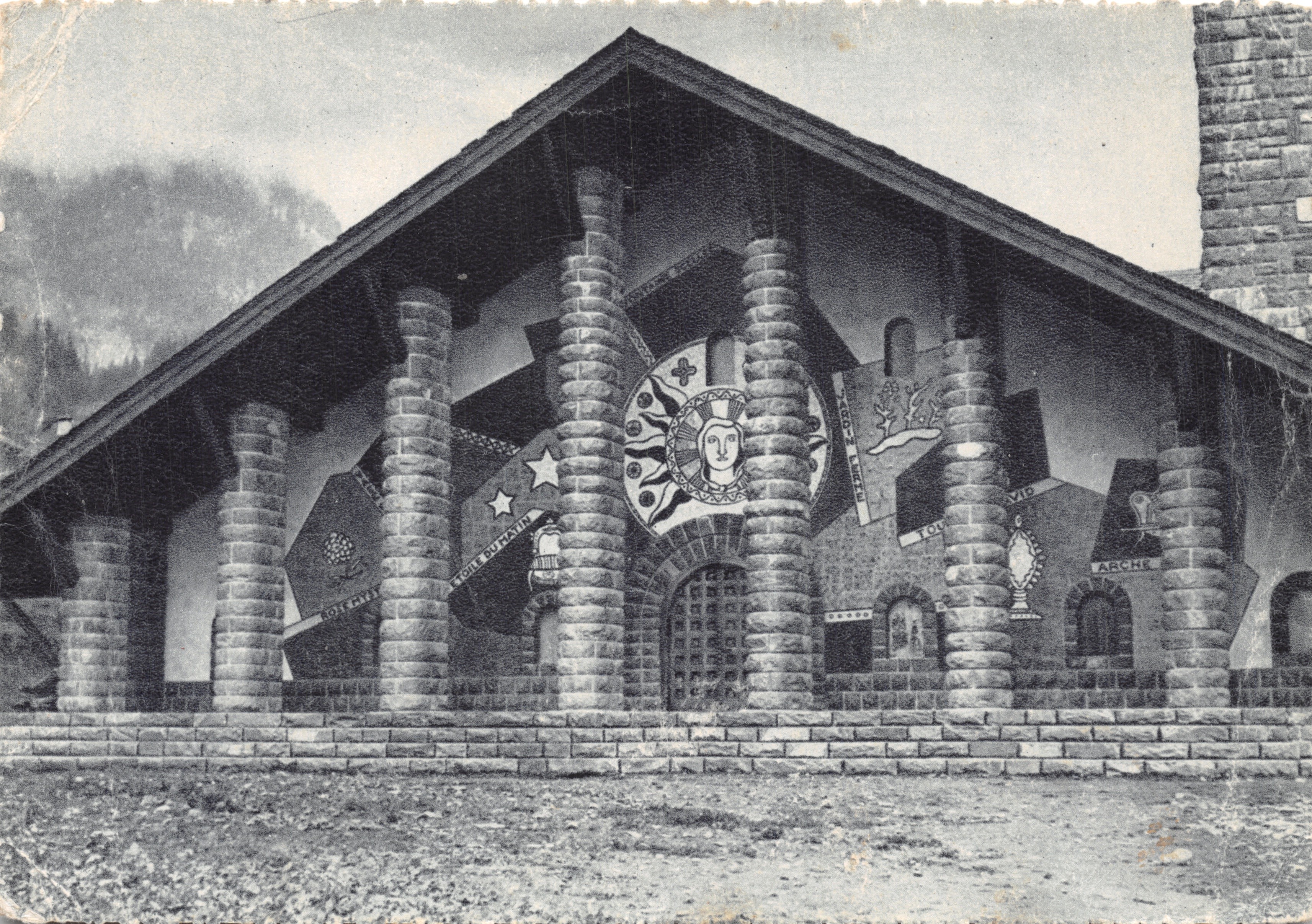 Kościół w Assy — fasada z mosaikami — Wydawnictwo Paroissiale Assy