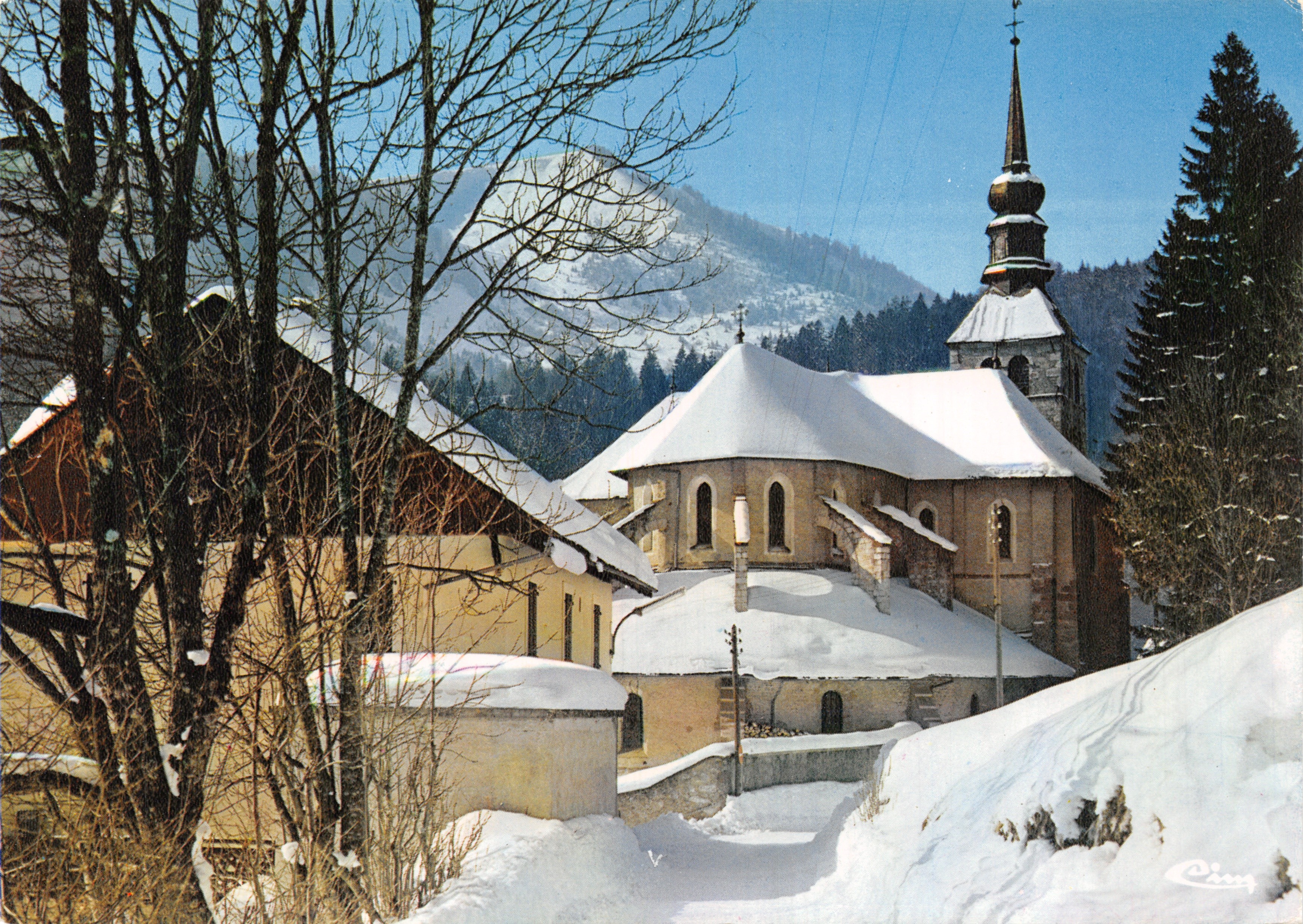 Abondance (Hte-Savoie) — église enneigée au pied des montagnes — Imprimeur Combier Mâcon