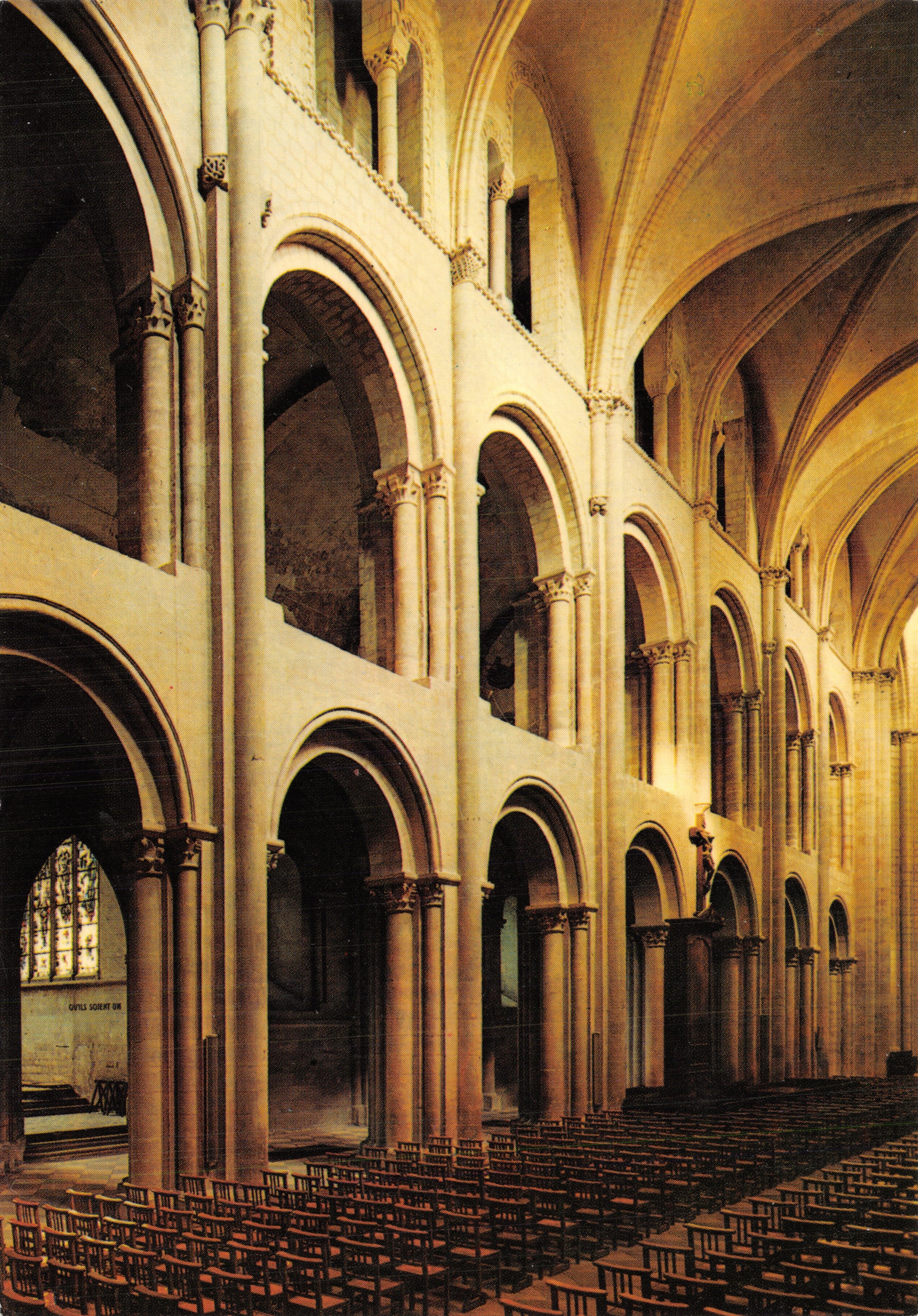 Caen - Abadía de los Hombres - Iglesia de Saint-Étienne, nave románica (siglo XII) - Editions GAUD. MOISENAY