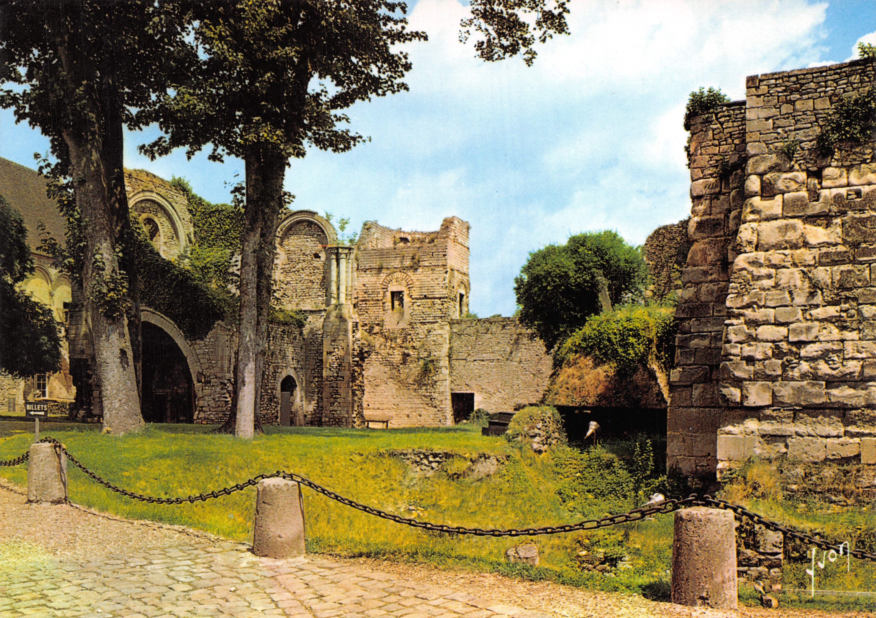 Ruine del castello — Torre gallo-romana — Éditions Jean Legal