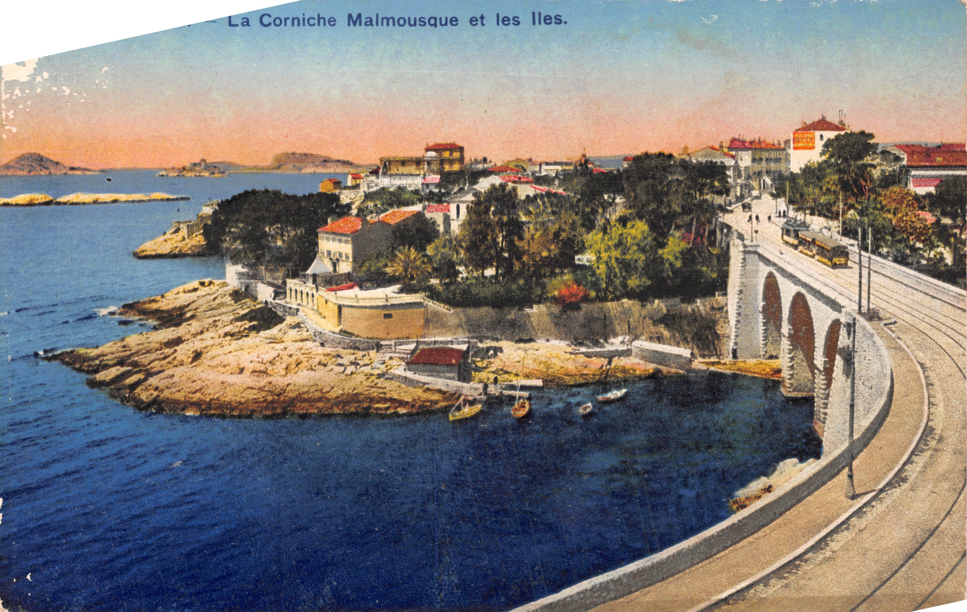 De Corniche Malmousque en de eilanden — panoramisch uitzicht met boogbrug en tram — uitgever PHOTOCHROMIE A.D.I.A. (Nice)