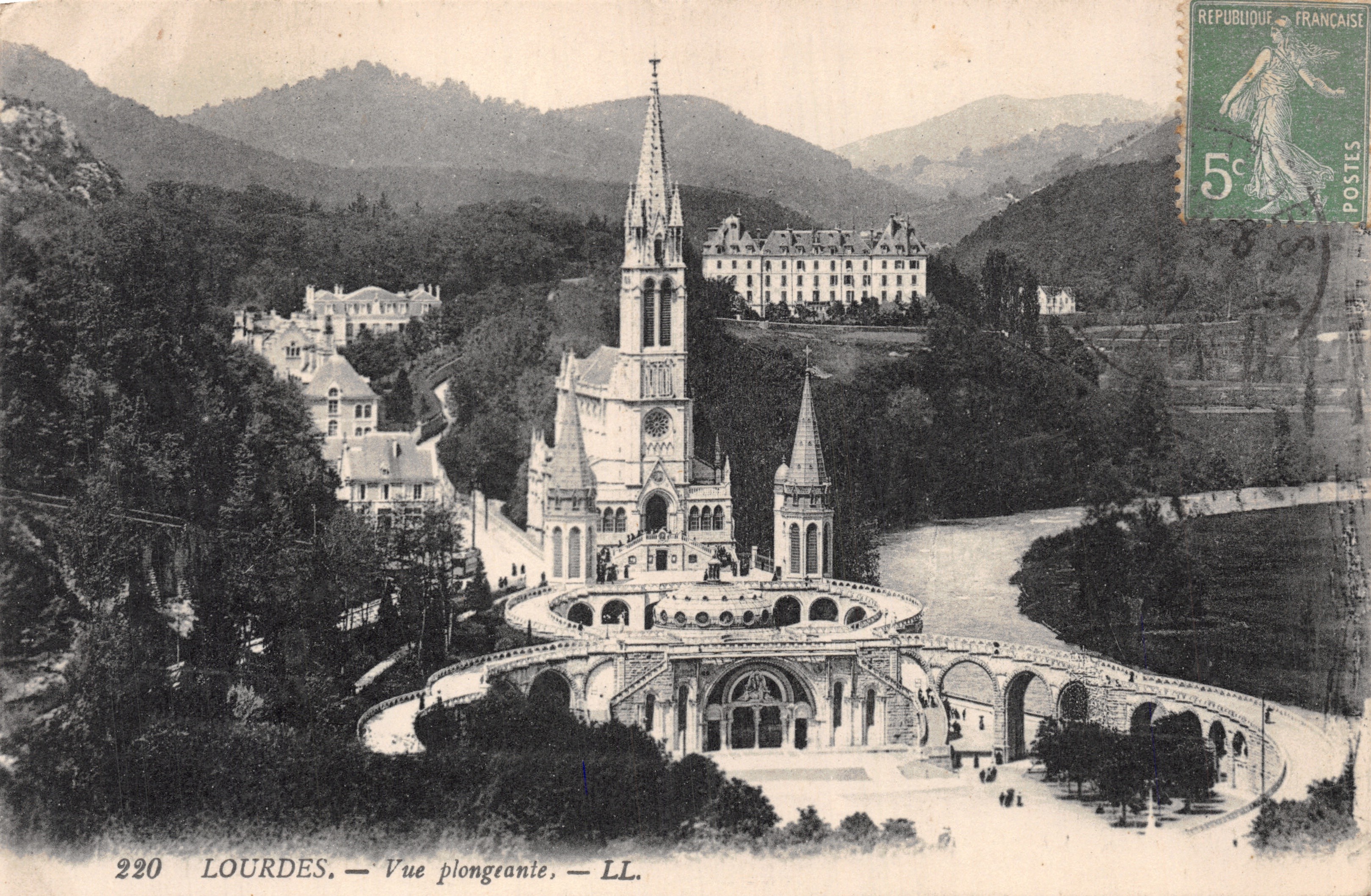 Lourdes — Vista dall'alto — LL. — Editore STAMPATO SULLA CARTA n°220
