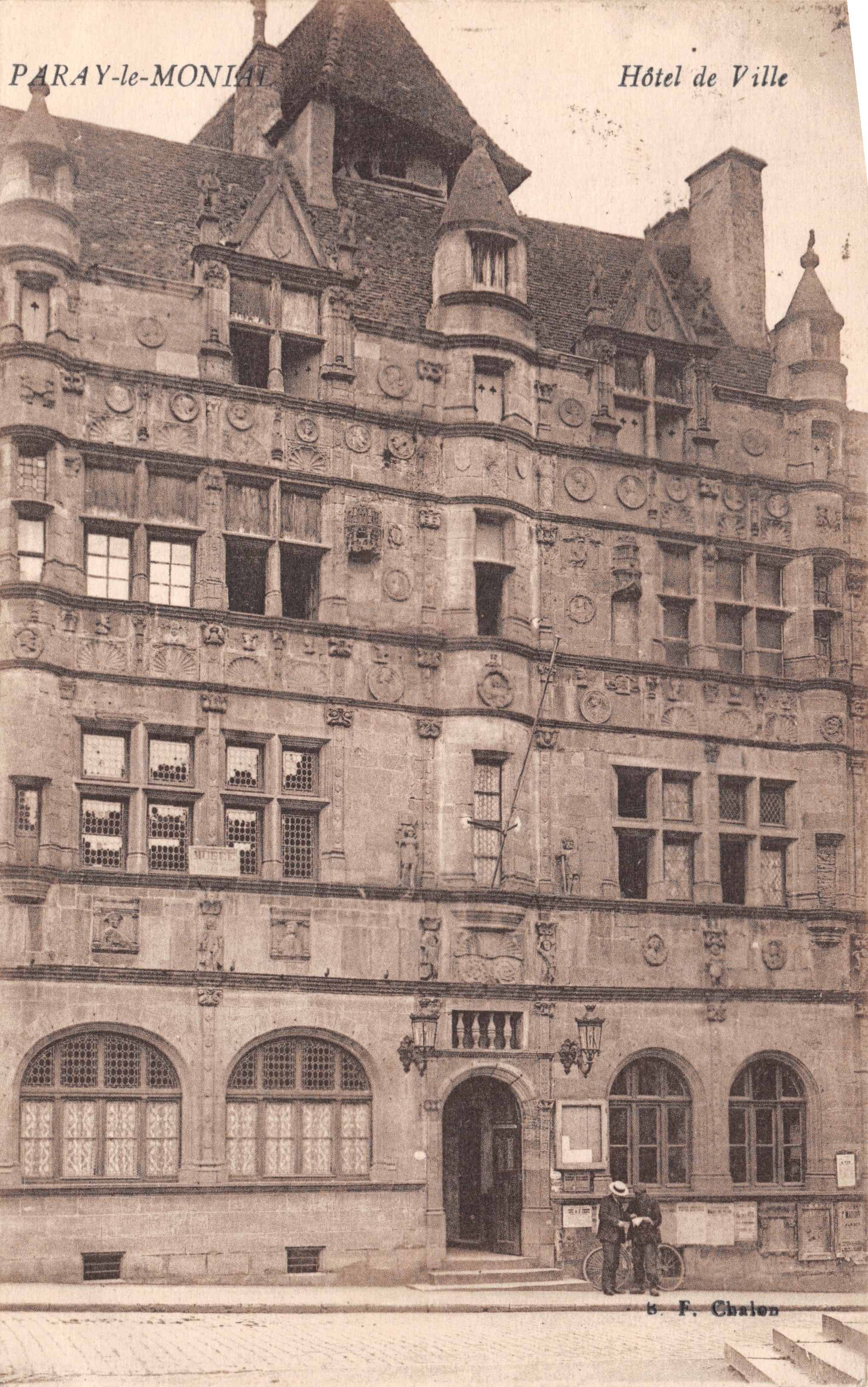 Paray-le-Monial — Hôtel de Ville — éditeur F. Chaîlon