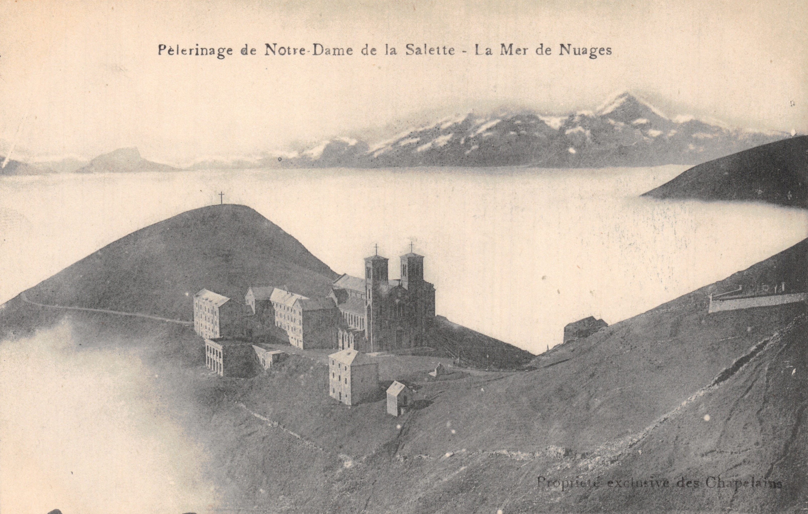 Pellegrinaggio di Notre-Dame de la Salette — Mare di Nubi — Proprietà esclusiva dei Cappellani