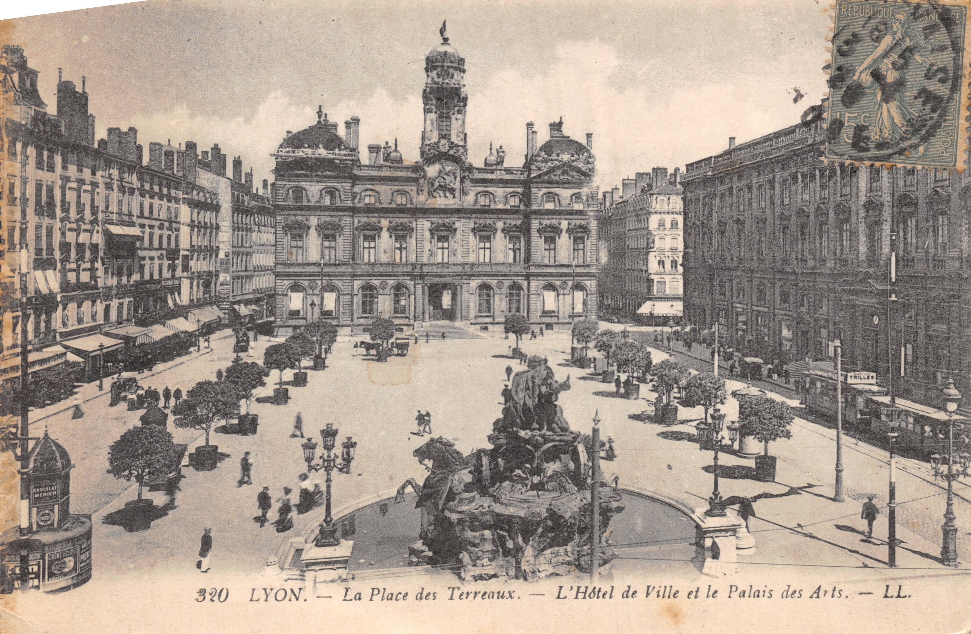 LYON — Plac Terreaux — Hotel de Ville i Pałac Sztuki — LL. — n° 330
