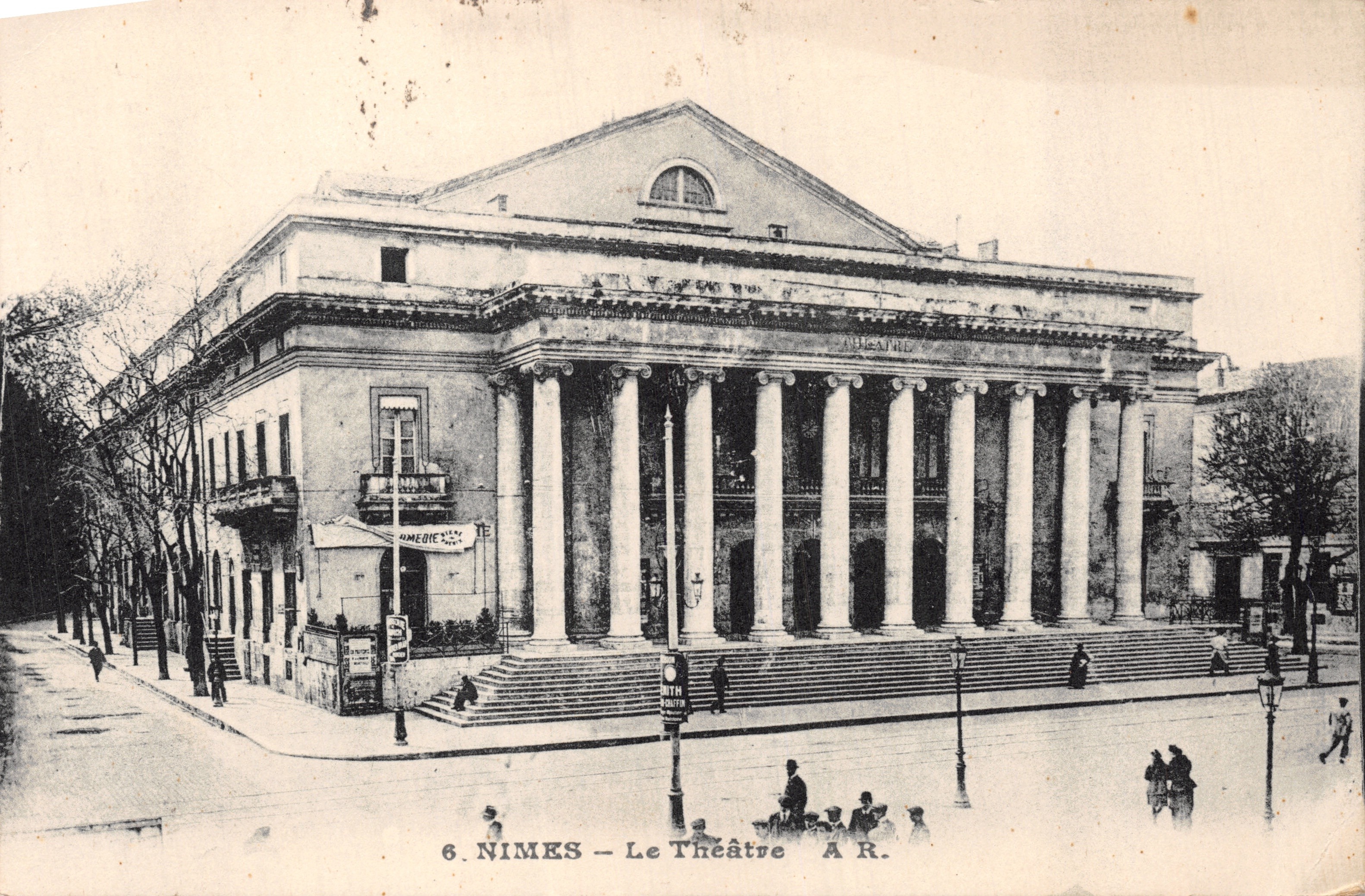 Nîmes — Vista del Teatro — editore A.R. n°6