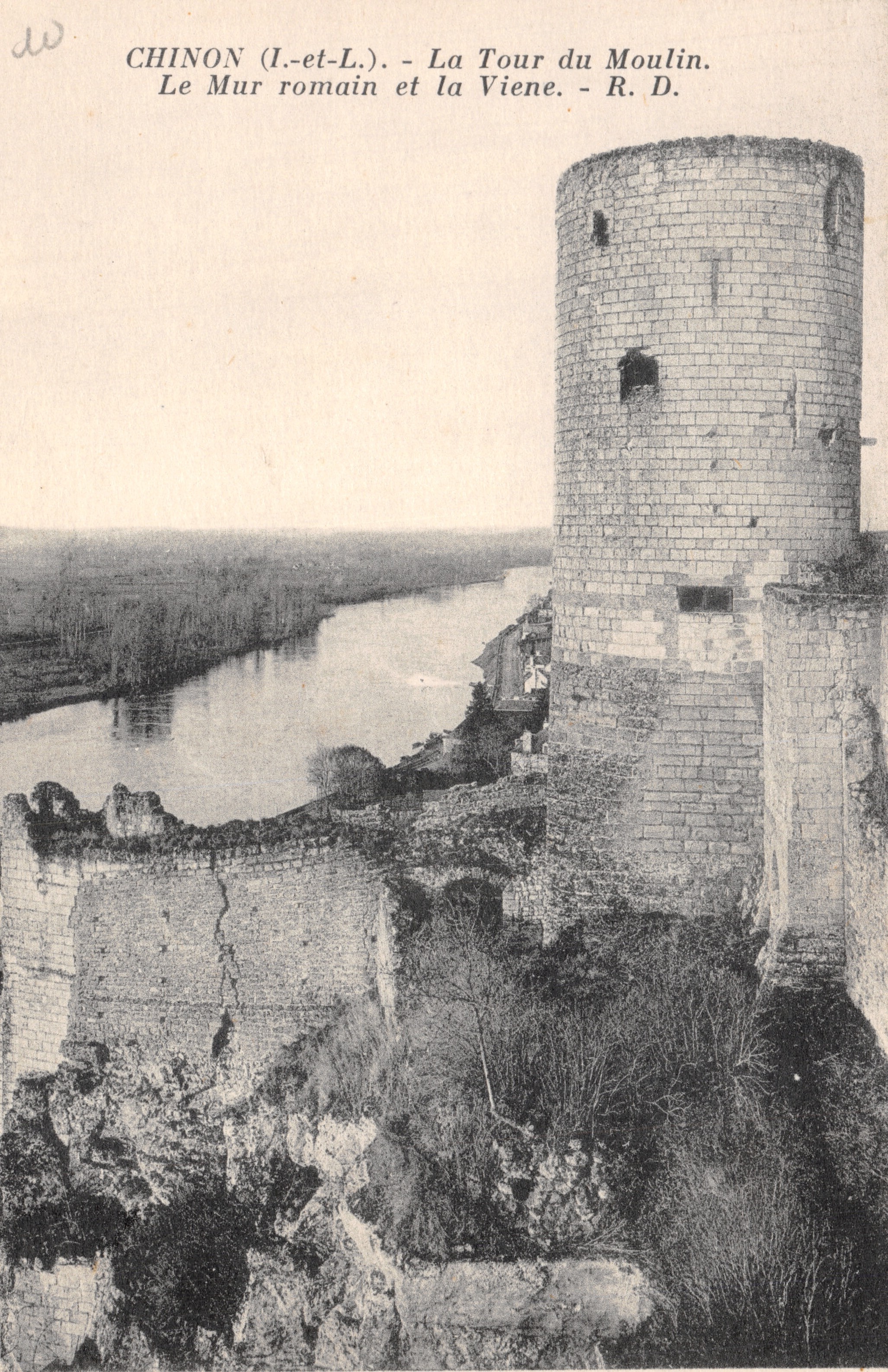 Chinon (Indre-et-Loire) — Die Mühlenburg und der römische Wall am Fluss Vienne — R. D