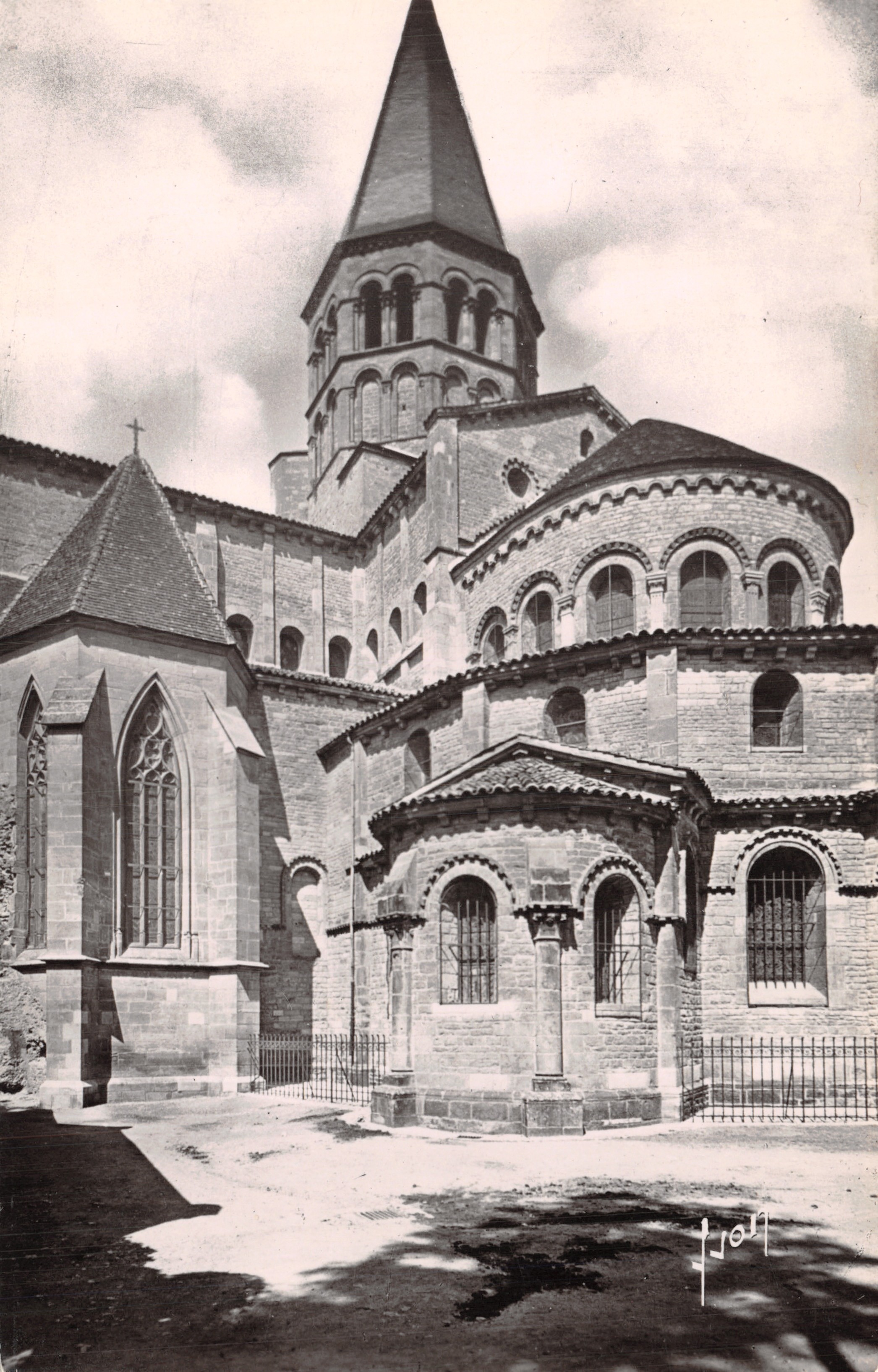 Paray-le-Monial — Basílica del Sagrado Corazón — Éditions Martel