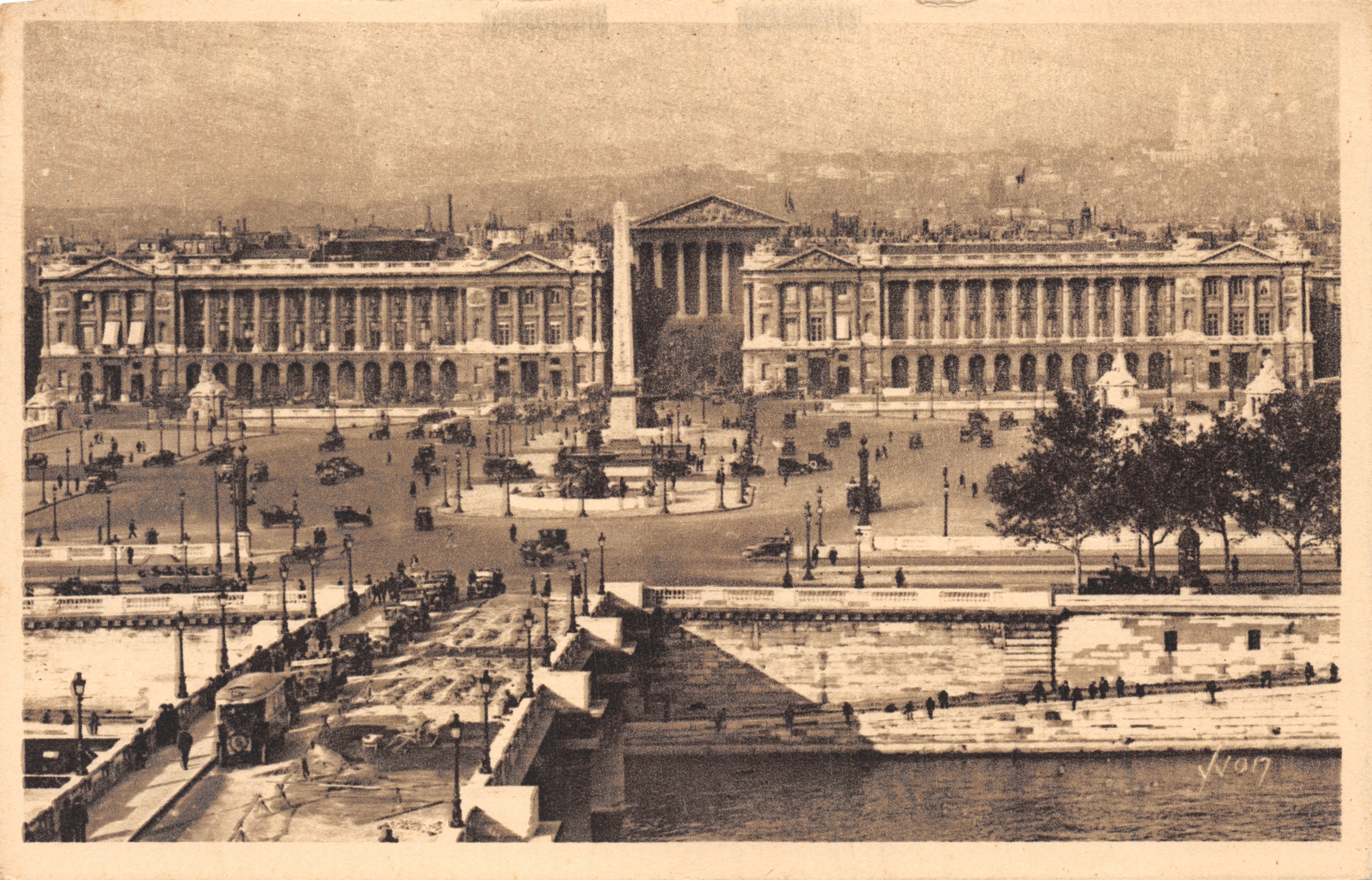 Place de la Concorde — vue générale avec colonne de la Concorde — éditeur VYVON, n° 195