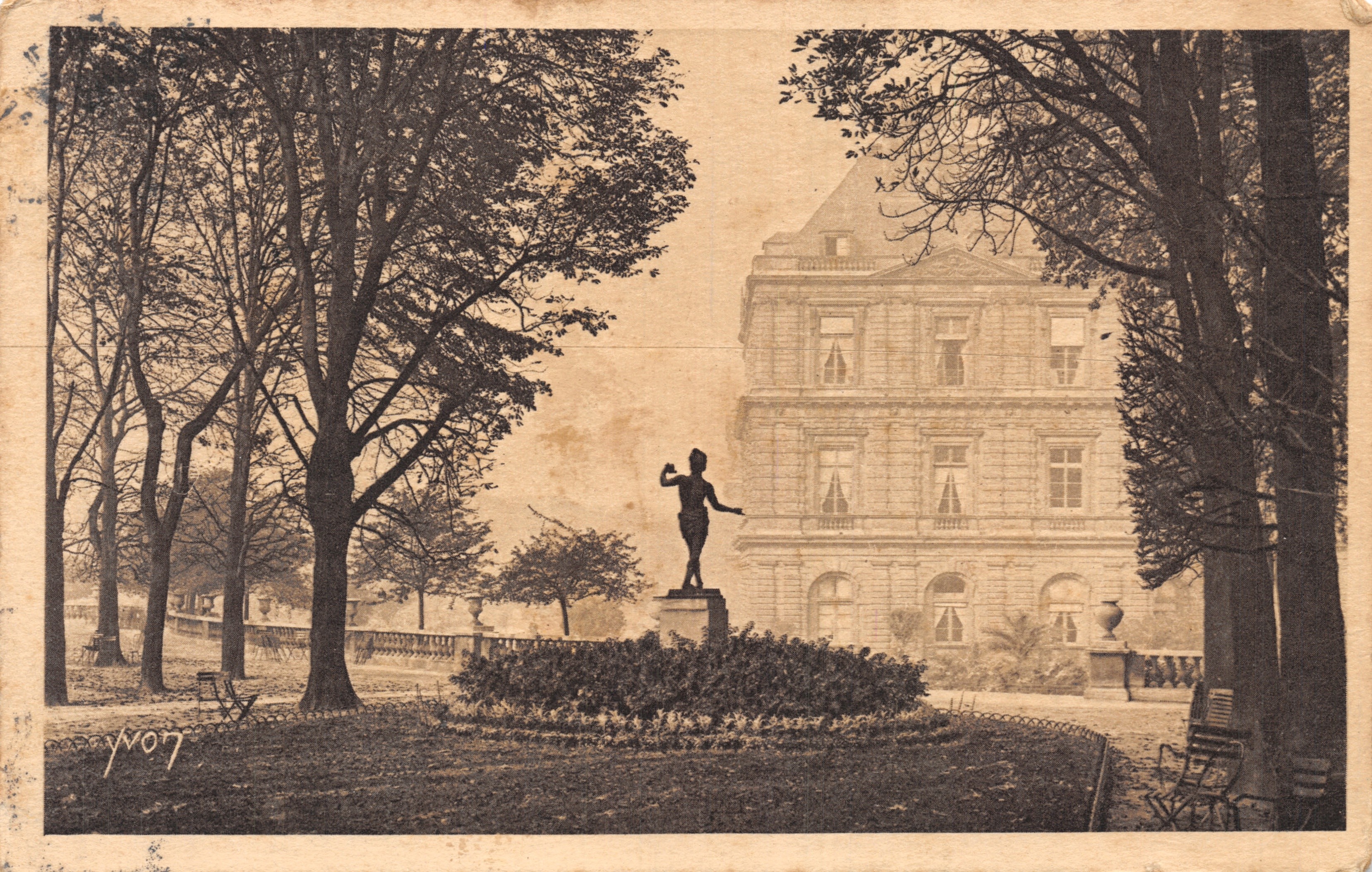 Le Luxembourg vu à travers les Jardins — statue au centre d'un parterre, bâtiment classique en arrière-plan — Édition d'Art YVON, Paris, N° 257