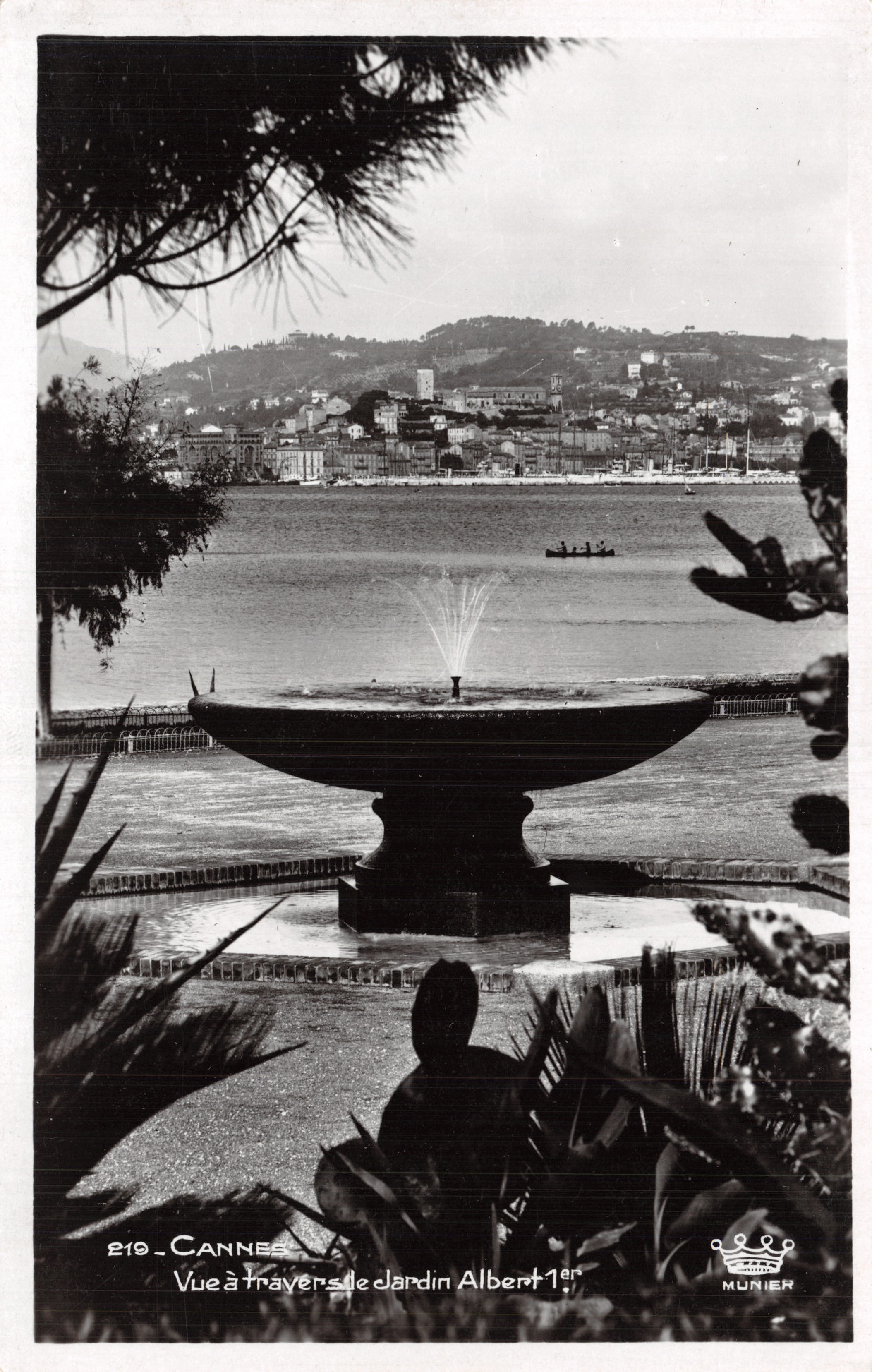 Cannes — Vue à travers le Jardin Albert 1er — éditeur MUNIER, n° 219